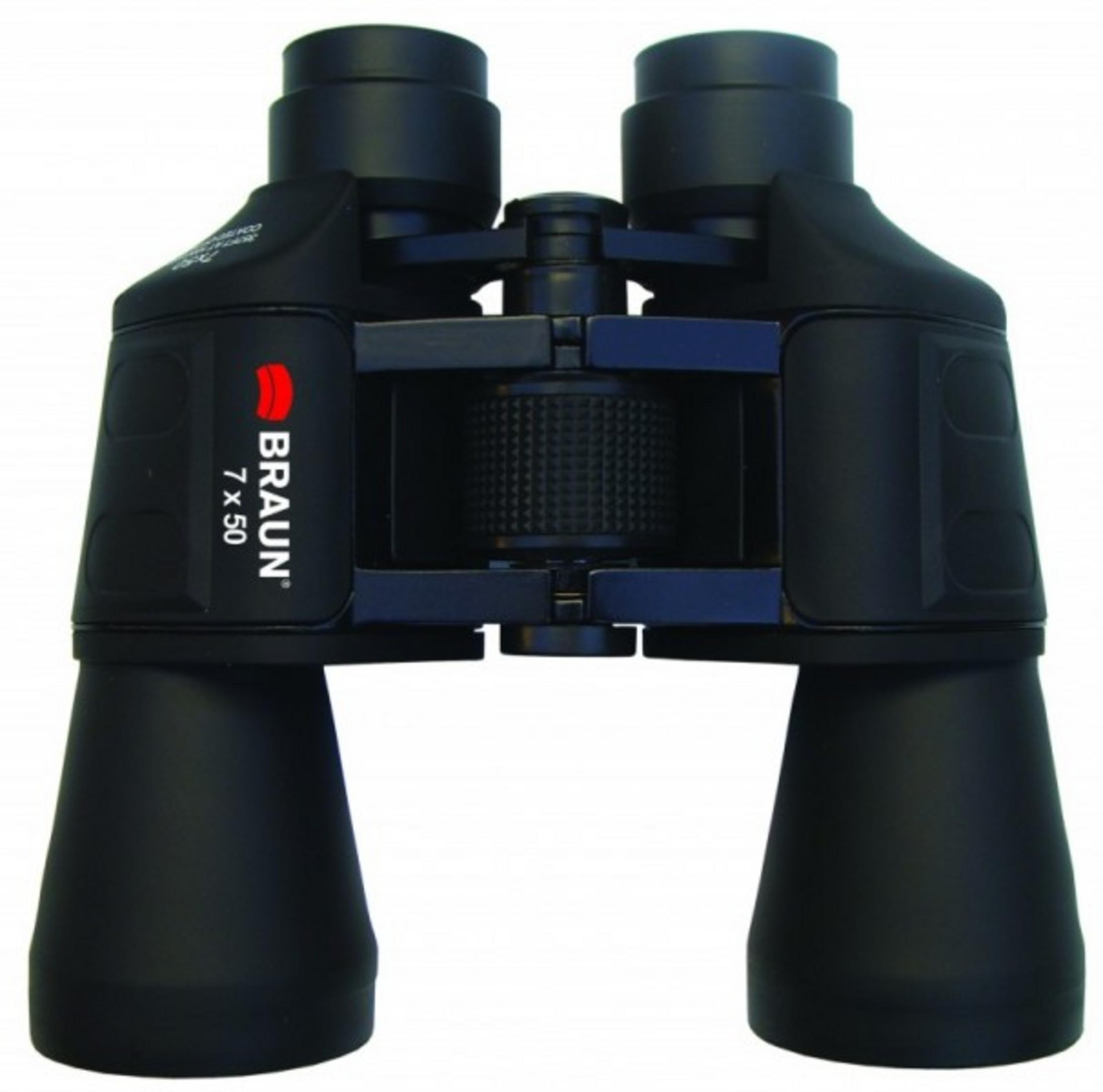Schwarzes Braun-Fernglas mit rotem Logo und 7x50-Text. Das Fokusrad befindet sich in der Mitte.