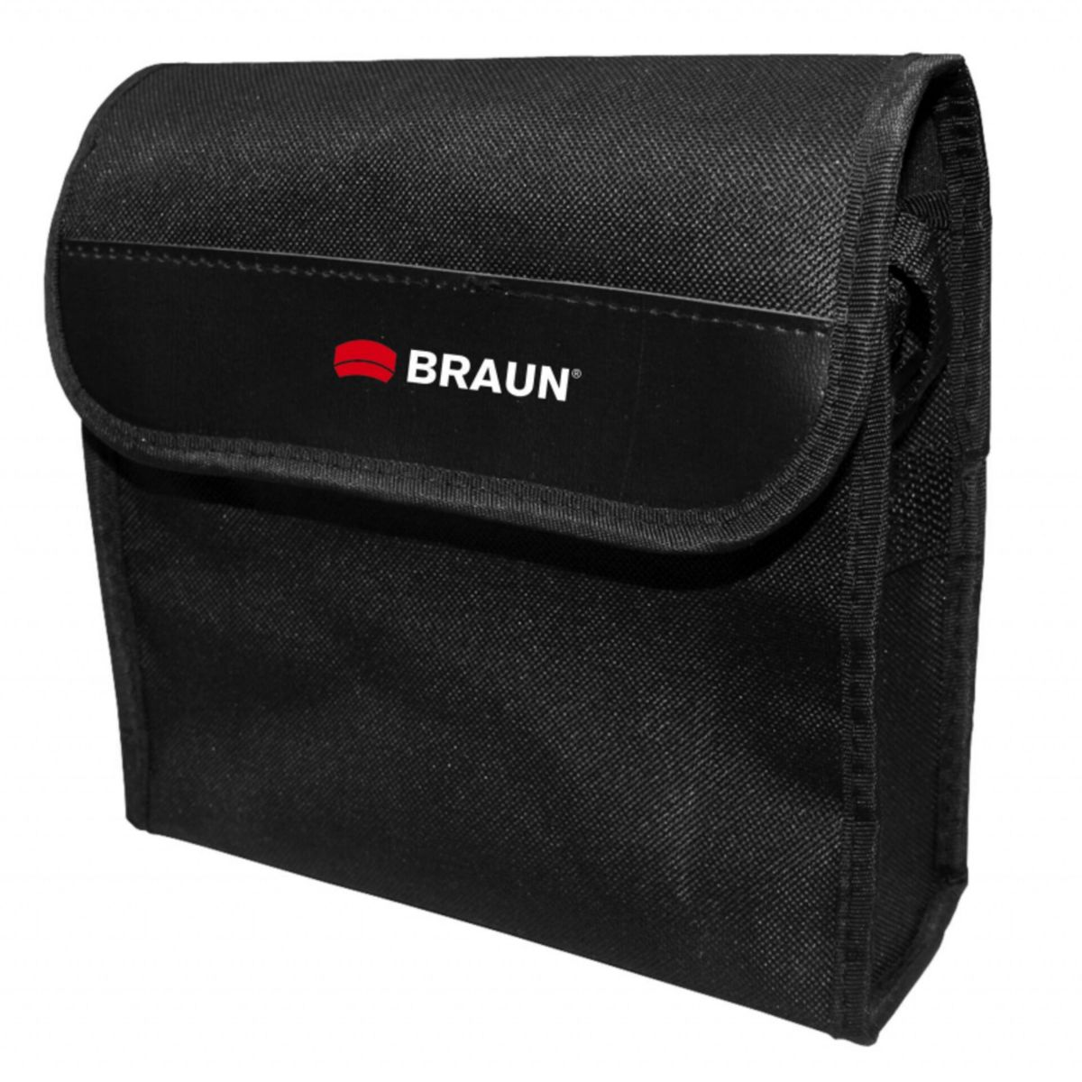 Ein schwarzes Braun-Etui mit Klappe und Braun-Logo. Es hat eine strukturierte Oberfläche.