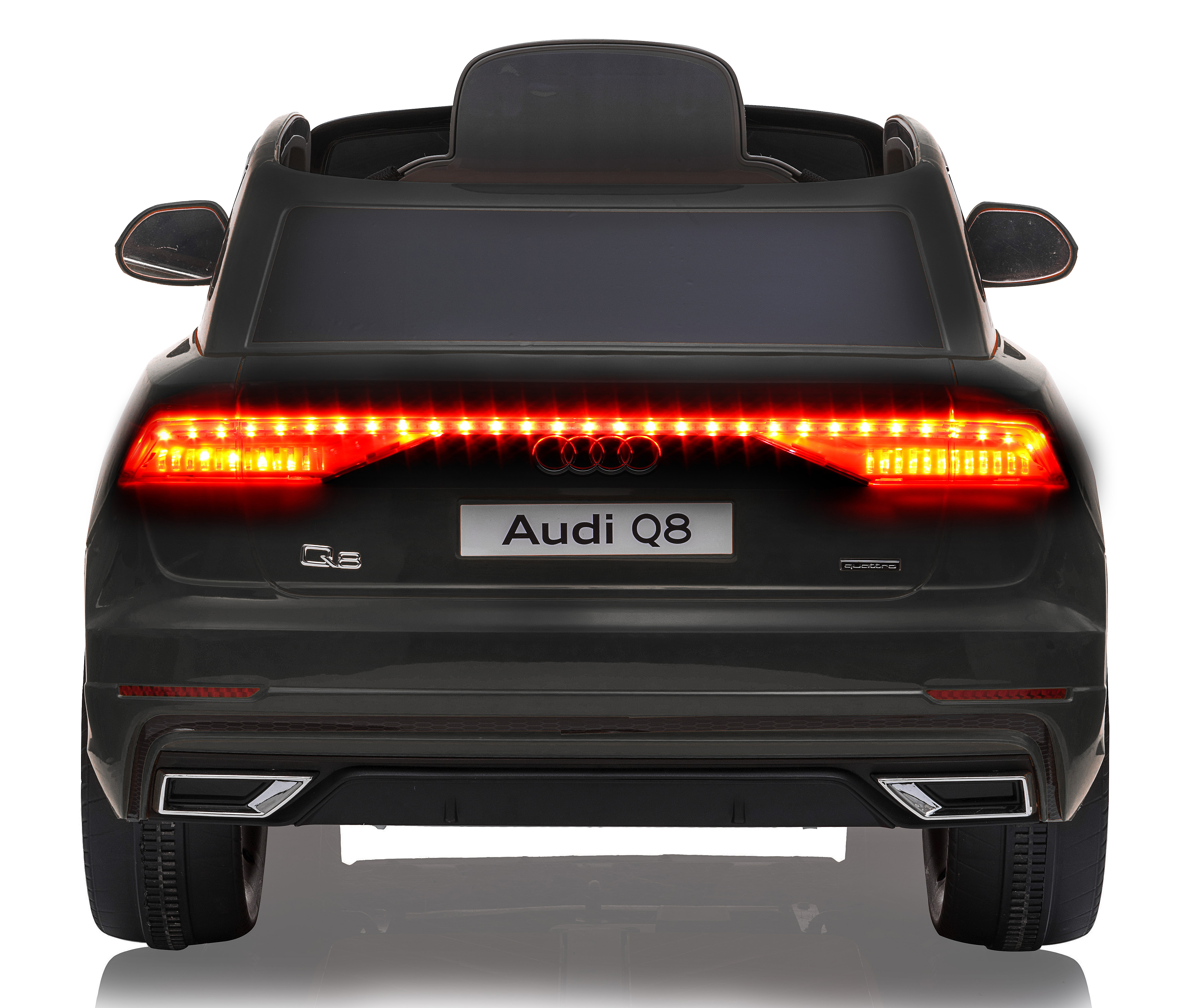 Ein schwarzes Audi Q8 Spielzeugauto mit roten Rückleuchten und silbernen Felgen.