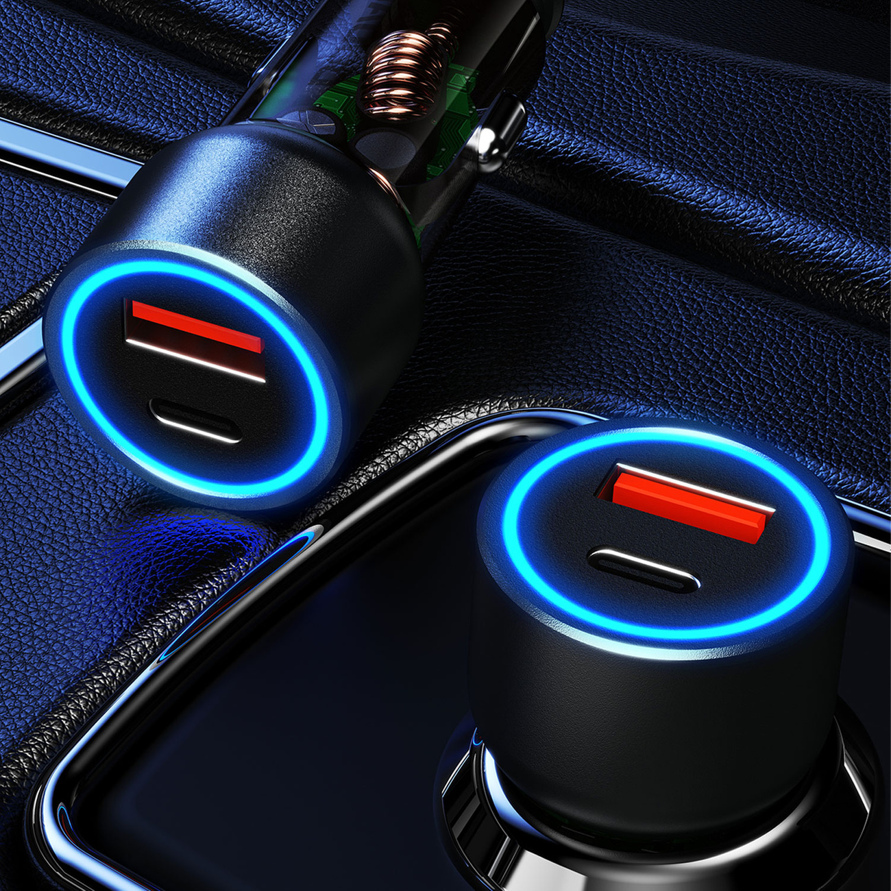 Dwie ładowarki samochodowe z niebieskimi światłami, w samochodzie. Jedna podłączona, druga nie.