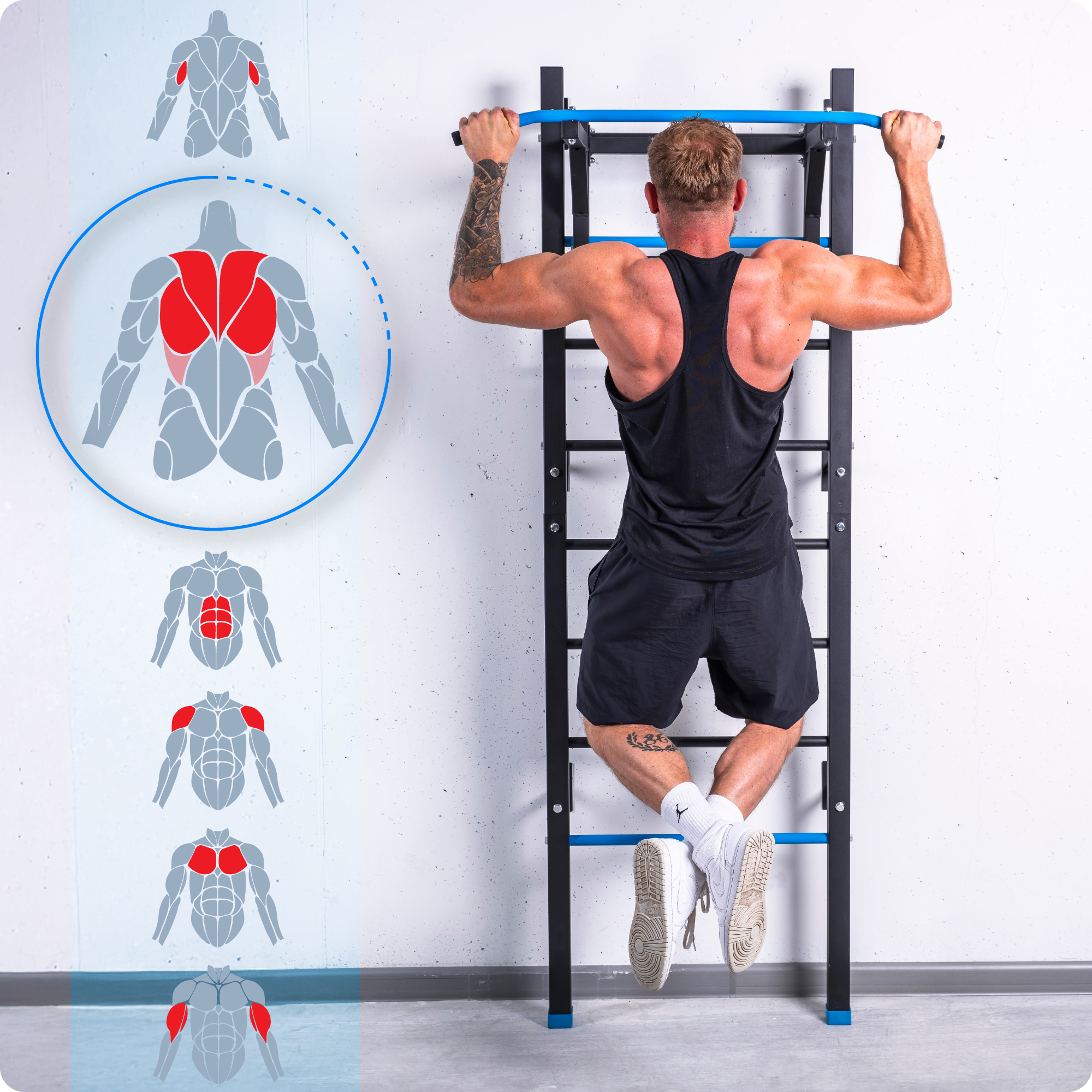 Mężczyzna robiący podciągnięcia na czarno-niebieskiej stacji treningowej. Wyświetlane są schematy mięśni.