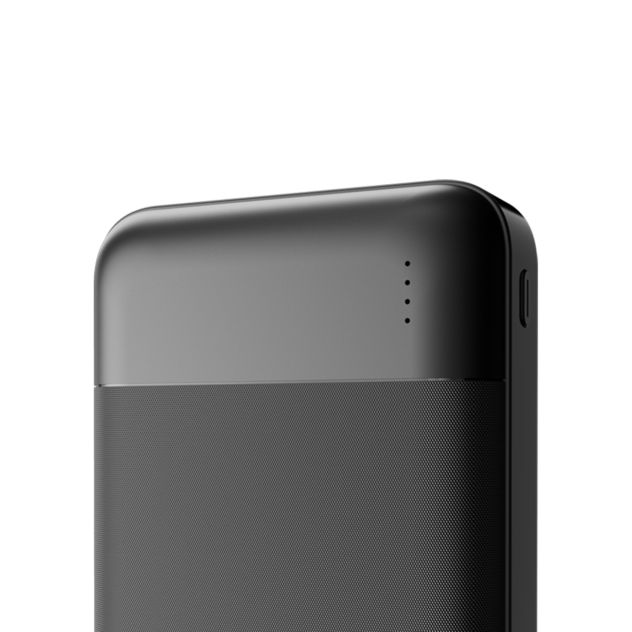 Primo piano di un power bank nero. Ha una superficie strutturata, un pannello superiore e quattro spie.