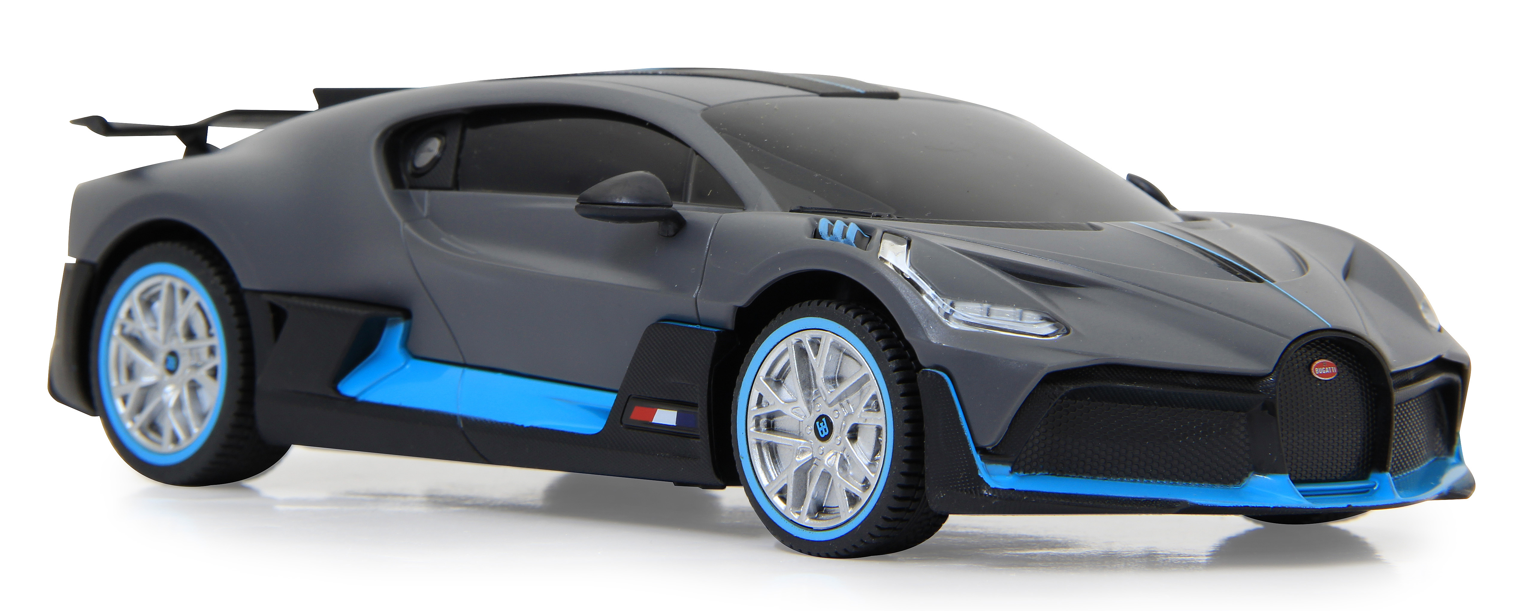 Grauer und blauer Spielzeug-Bugatti mit schwarzen Akzenten auf weißem Hintergrund.