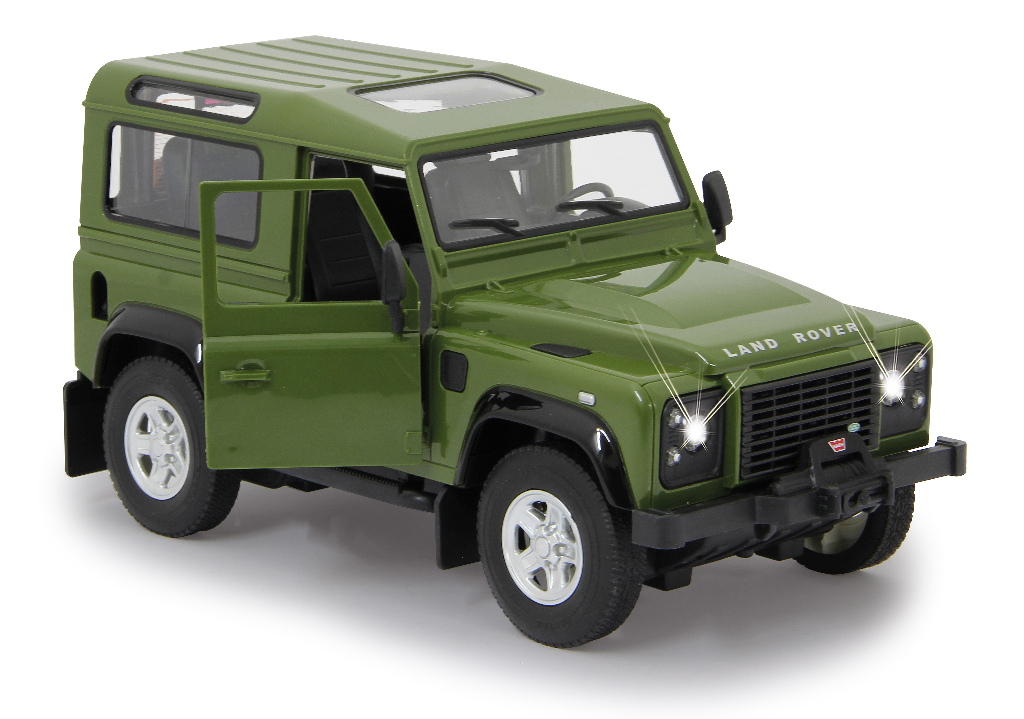 Ein grünes Land Rover Defender Spielzeugauto mit offener Tür, eingeschalteten Scheinwerfern auf weißem Hintergrund.