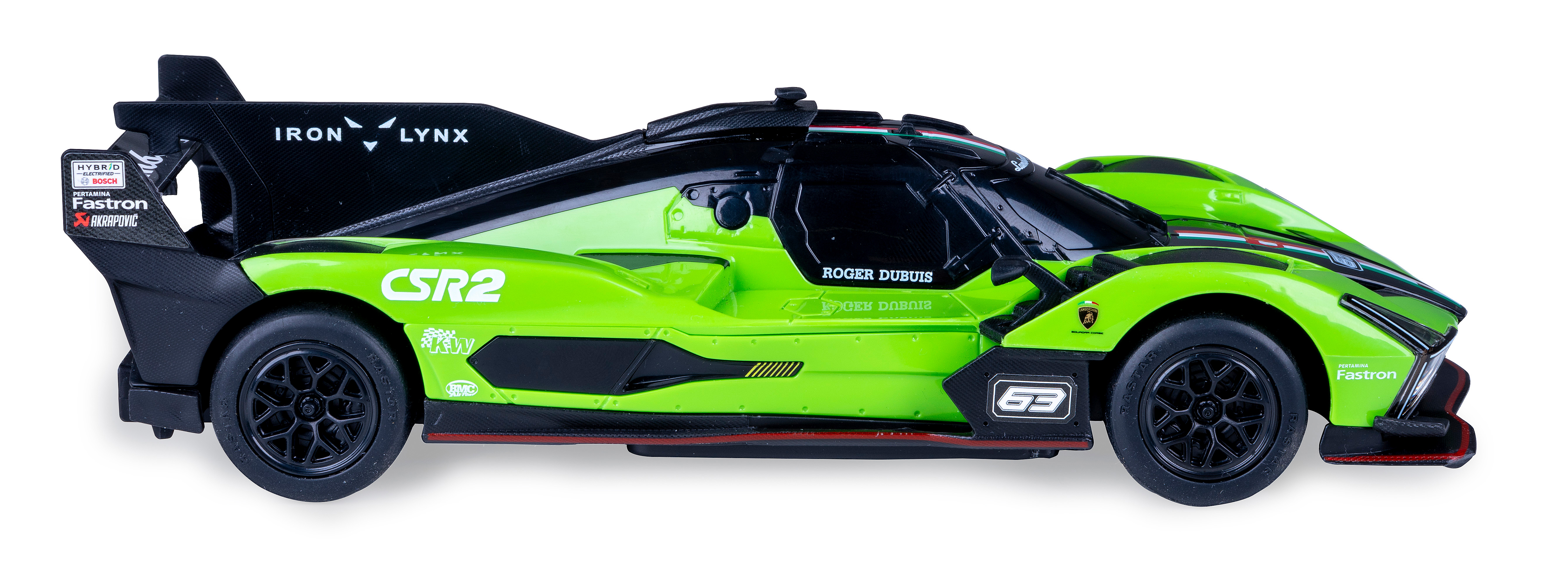 Ein grünes Rennauto mit Sponsorenlogos und einem schwarzen Spoiler. Es befindet sich auf weißem Hintergrund.
