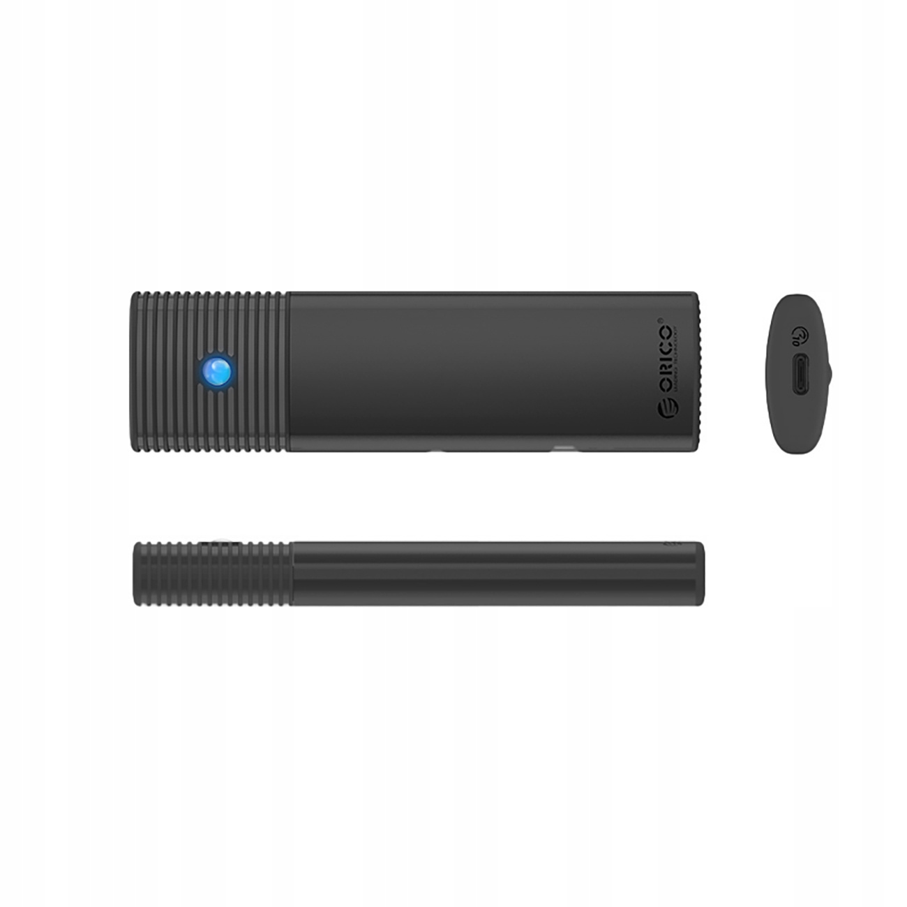 Czarny zewnętrzny dysk SSD. Ma niebieskie światło LED i port USB-C.