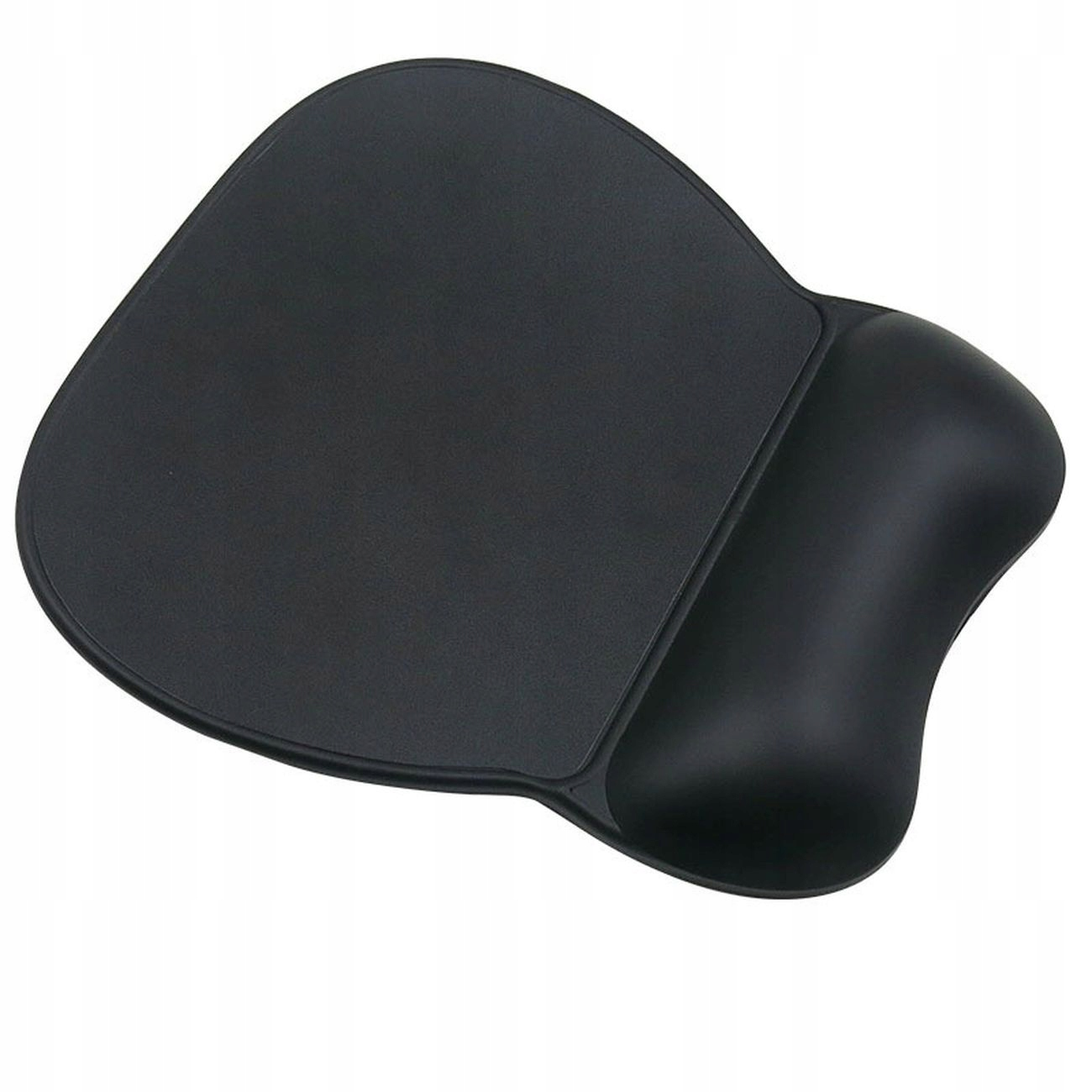Czarna podkładka pod mysz z podpórką pod nadgarstek na białym tle.