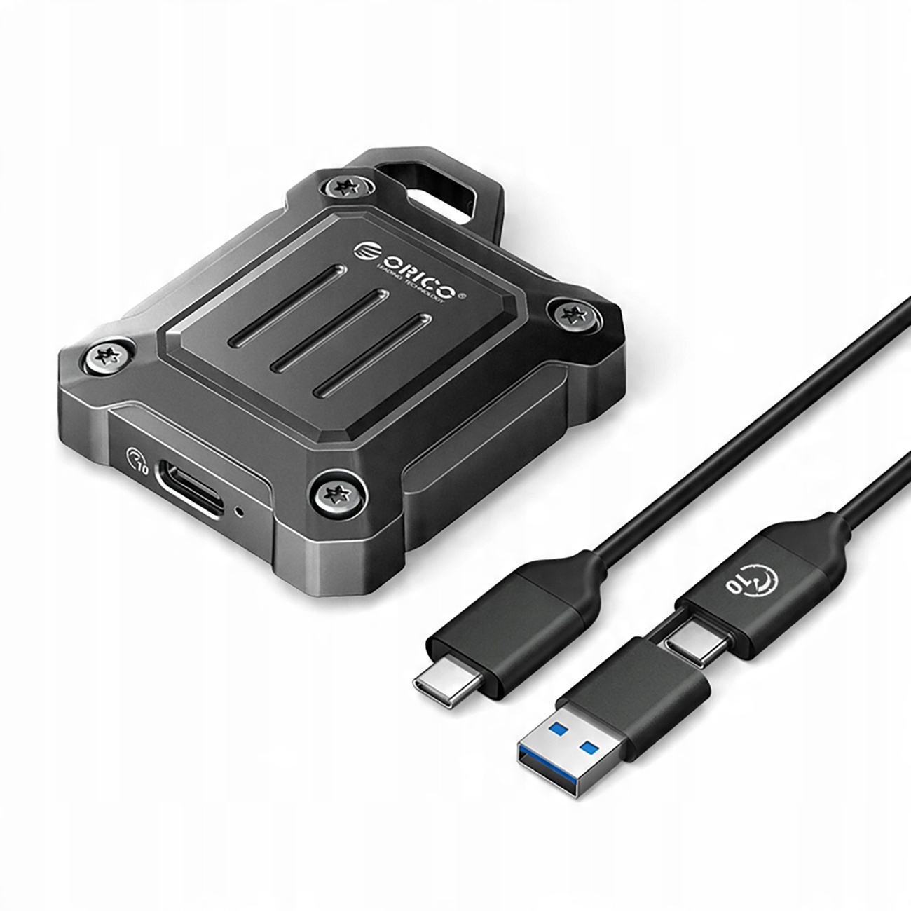 Czarny zewnętrzny dysk twardy z dwoma czarnymi kablami USB, jeden USB-C, drugi USB-A.