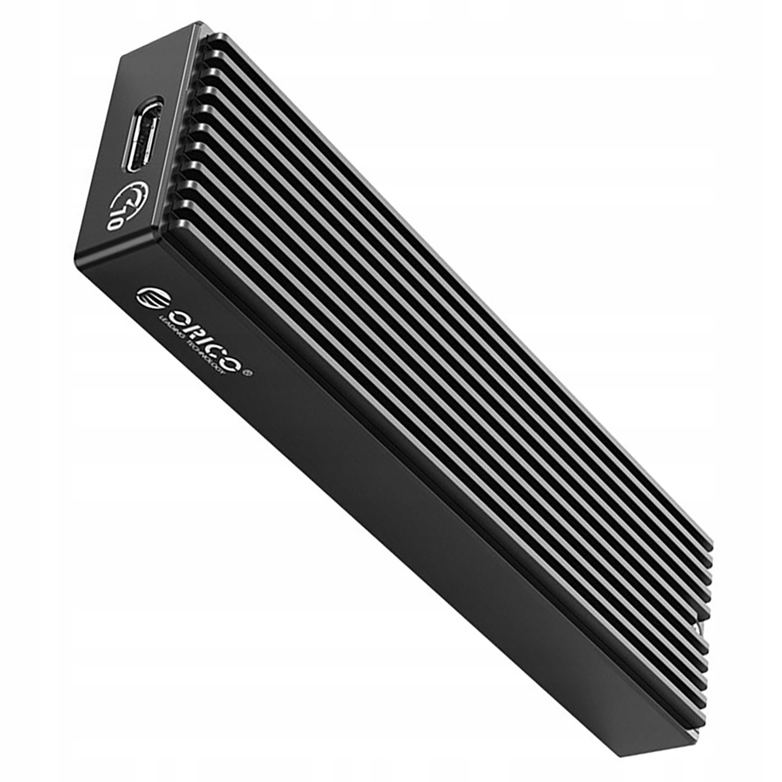 Czarna zewnętrzna obudowa dysku twardego z żebrami rozpraszającymi ciepło.