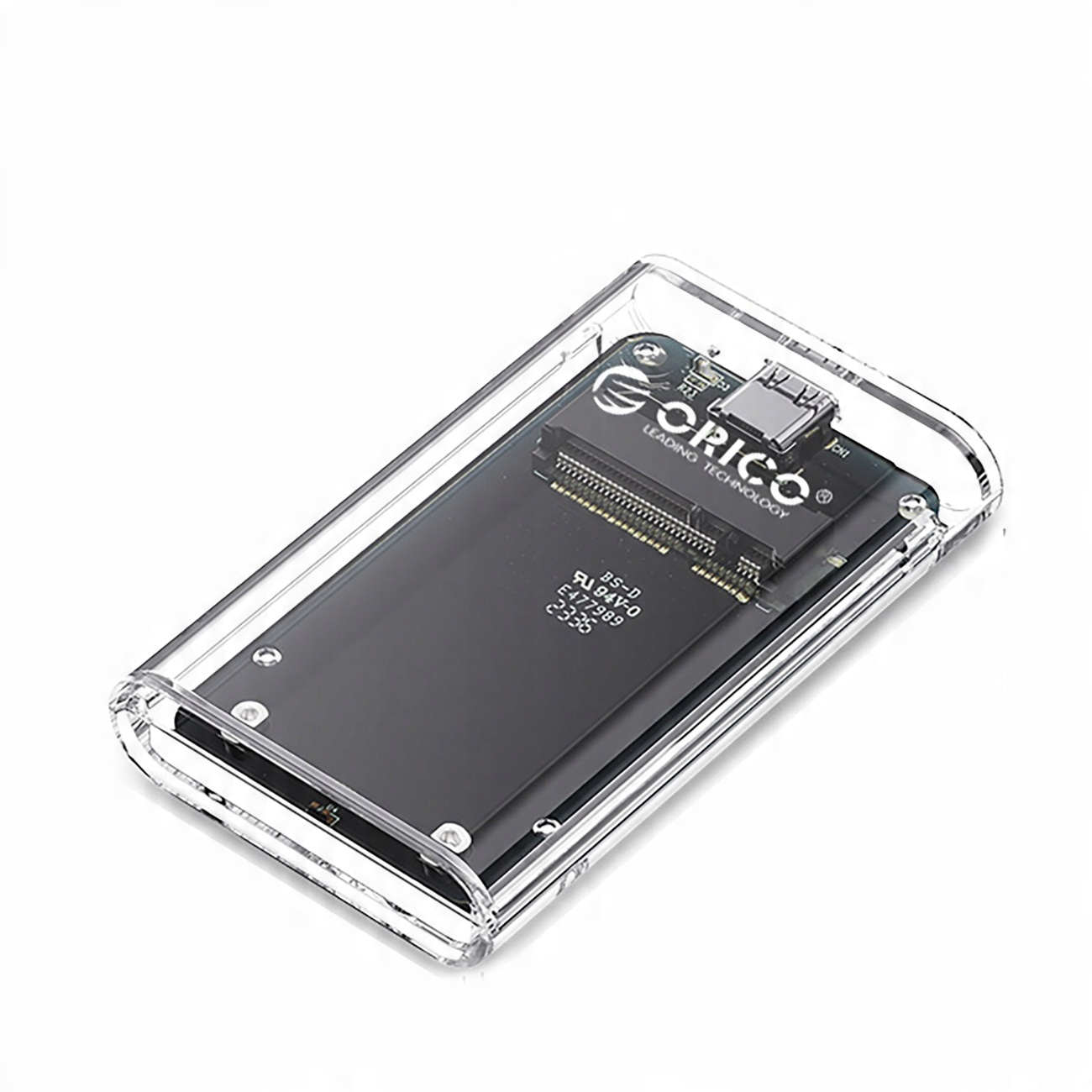 Przezroczysta obudowa z dyskiem SSD w środku. Widoczna nazwa marki „ORICO”. Jest na białej powierzchni.