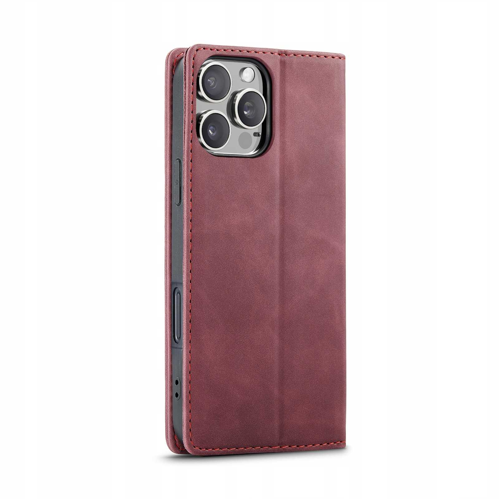 Burgundowe skórzane etui na telefon, zamknięte. Widoczny aparat telefonu. Etui ma szwy i logo Spacecase.