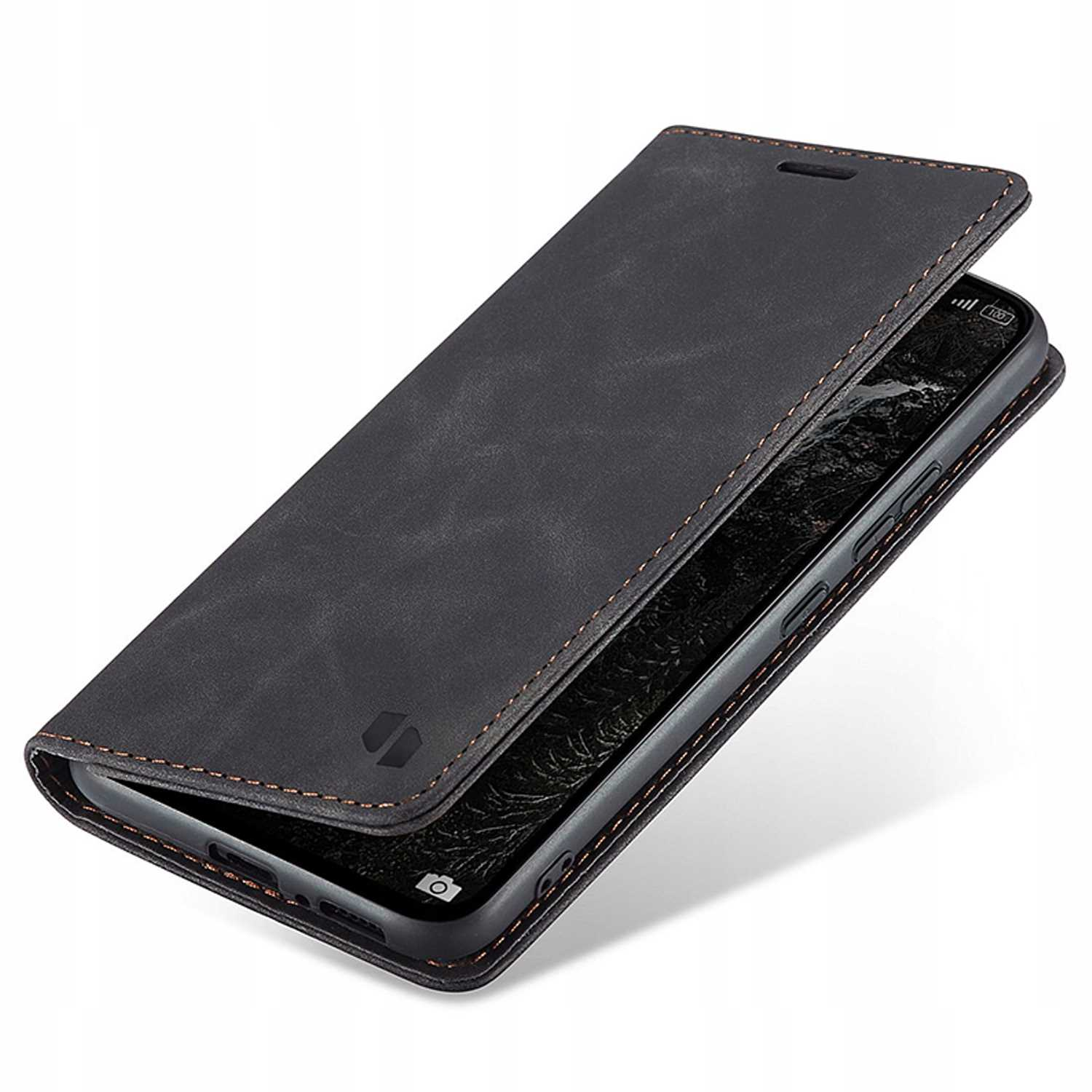 Czarne etui na telefon jest otwarte, odsłaniając ekran telefonu. Etui ma szwy i logo.