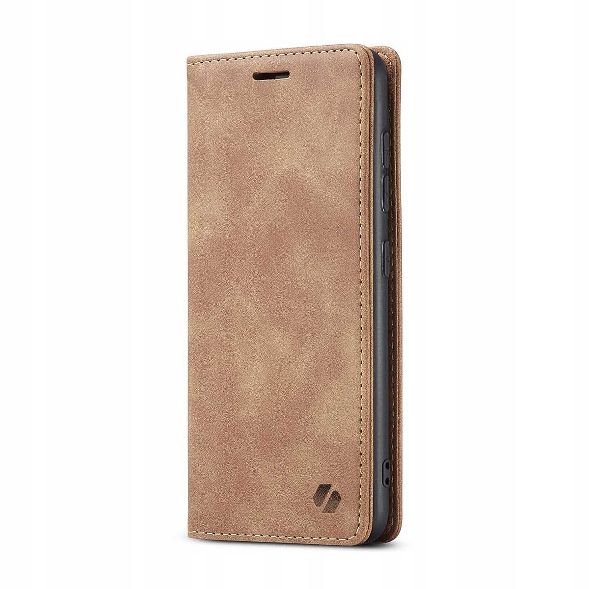 Brązowe etui na telefon w pozycji pionowej. Etui jest zamknięte, widoczny jest przód telefonu.
