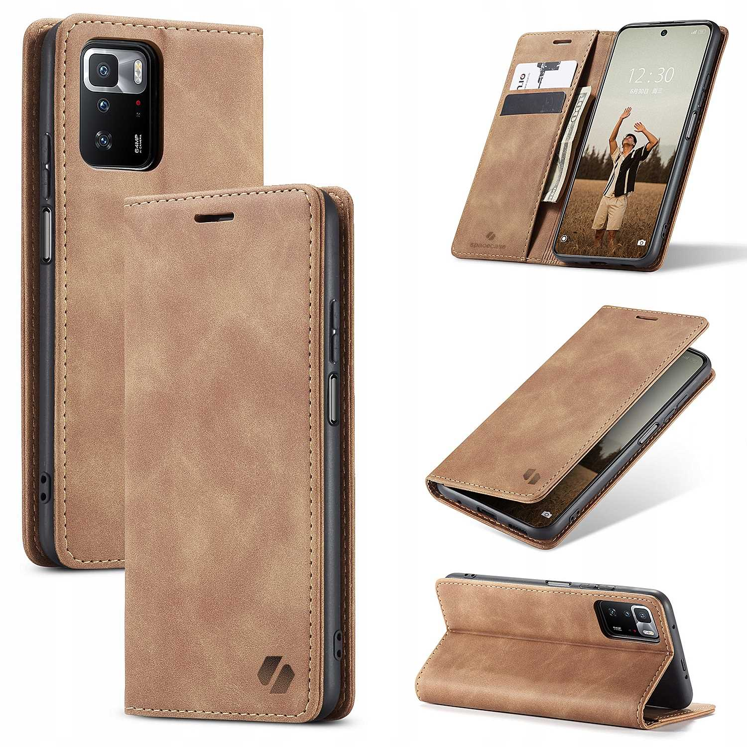 Brązowe etui na telefon w kilku widokach. Jeden widok otwarty z telefonem pokazującym mężczyznę. Etui jest brązowe z przeszyciami.