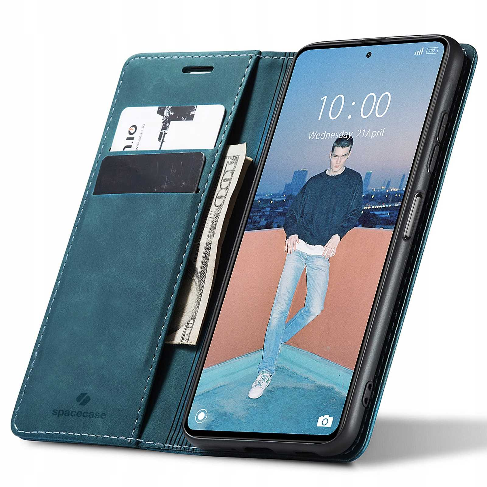 Turkusowe etui na telefon otwarte. Etui ma karty i pieniądze. Telefon pokazuje mężczyznę w dżinsach.