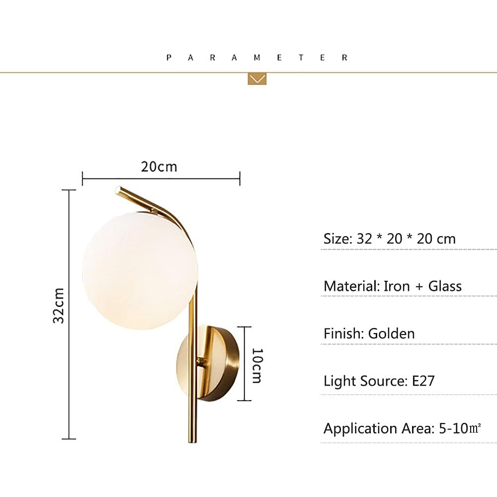Eine goldene Wandleuchte mit einer weißen Glühbirne. Auf der rechten Seite der Lampe werden Maße und Text angezeigt.