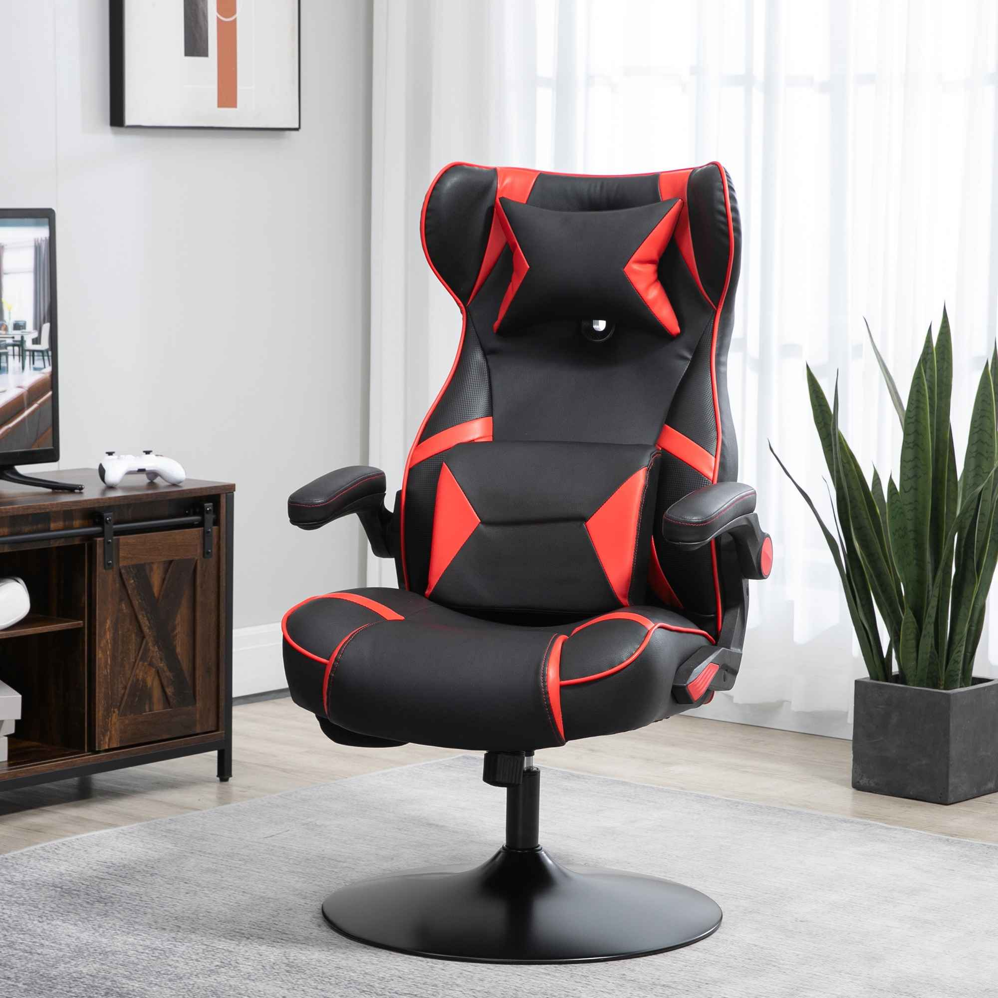 Ein Gaming-Stuhl in einem Raum. Er ist schwarz und rot und steht auf einem schwarzen Sockel.