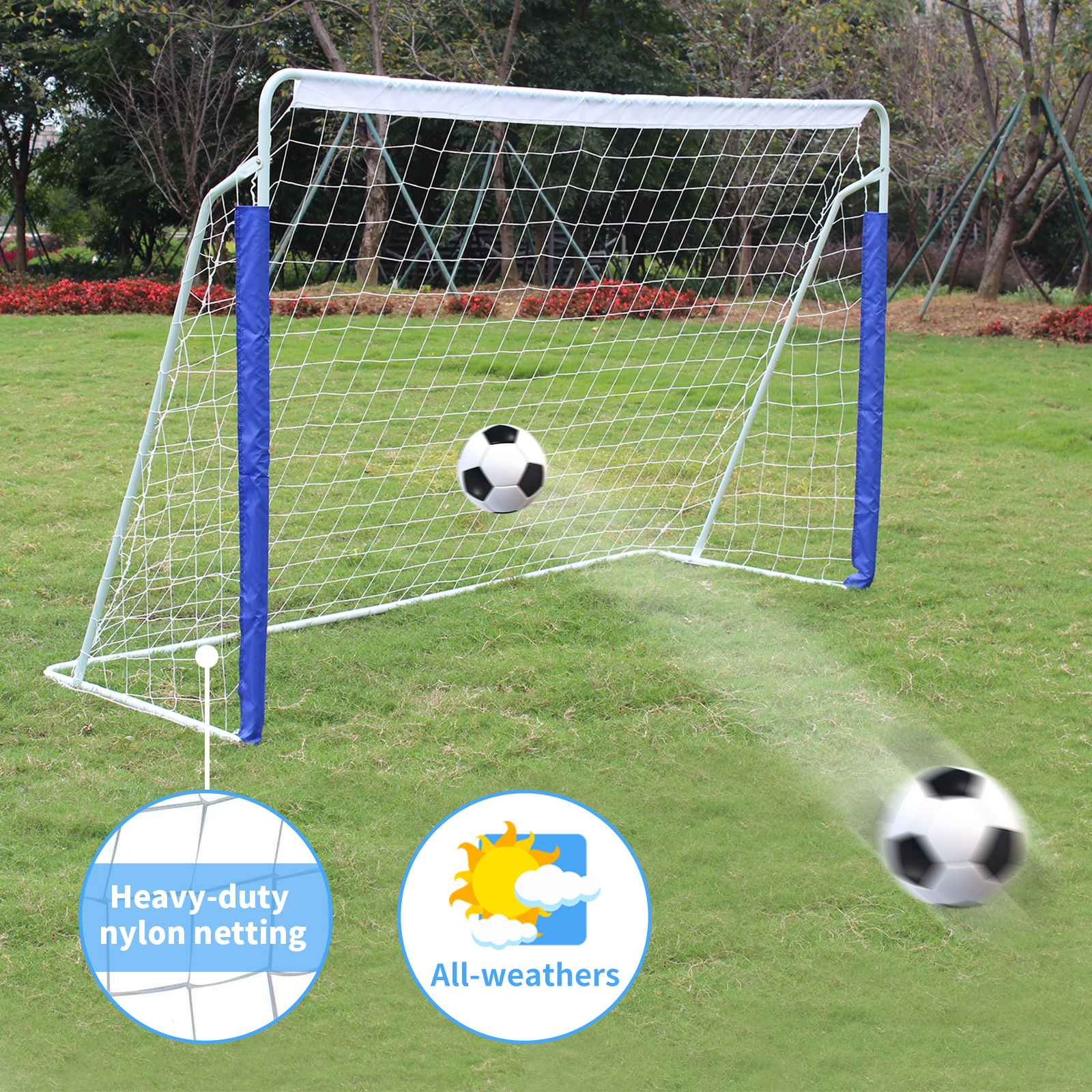 Ein Fußballtor auf einer Wiese mit Fußbällen. Grafiken heben das Nylonnetz und das Wetter hervor.
