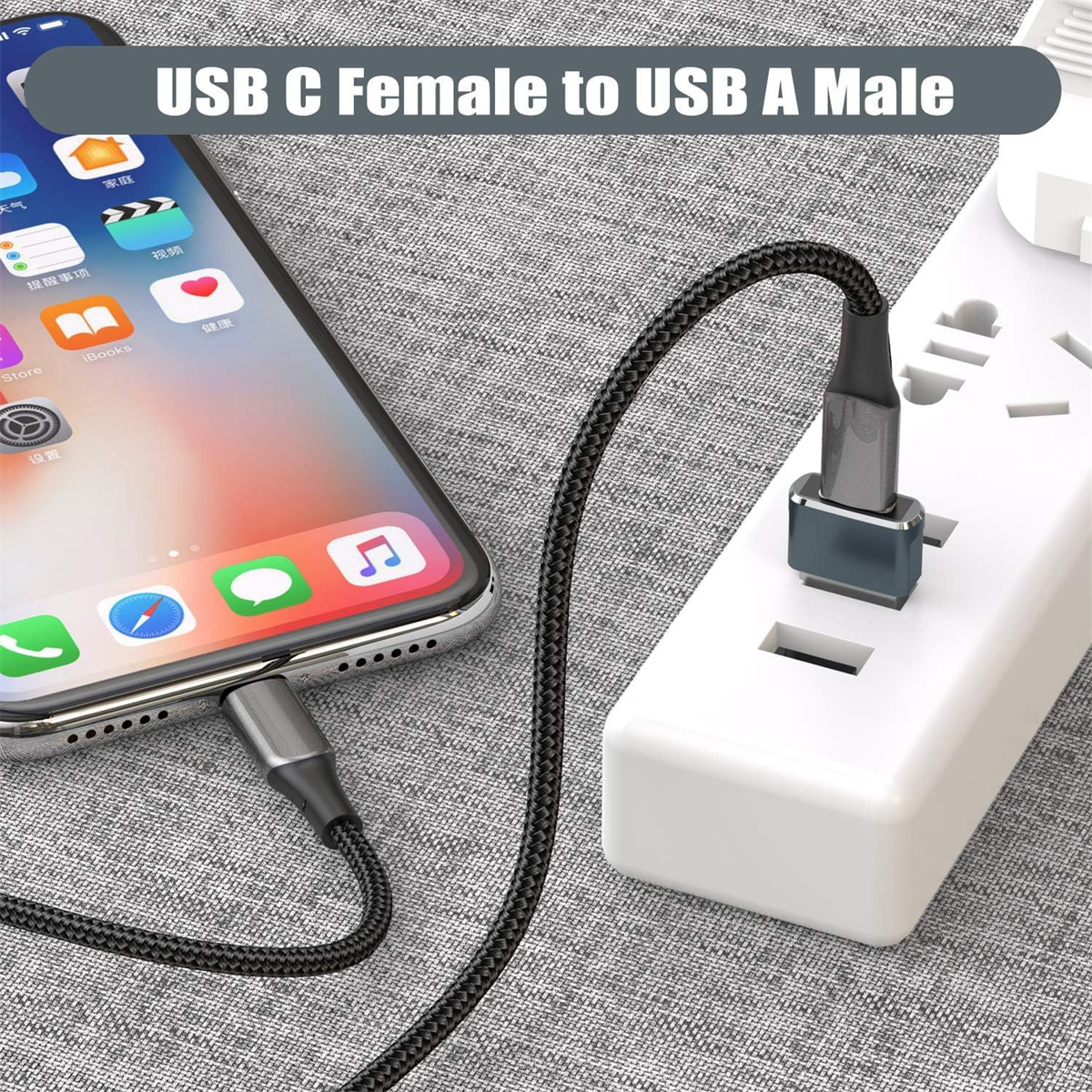 Ein Telefon ist mit einem USB-C-Kabel an eine Steckdose angeschlossen. Das Telefon hat einen Ladeanschluss.
