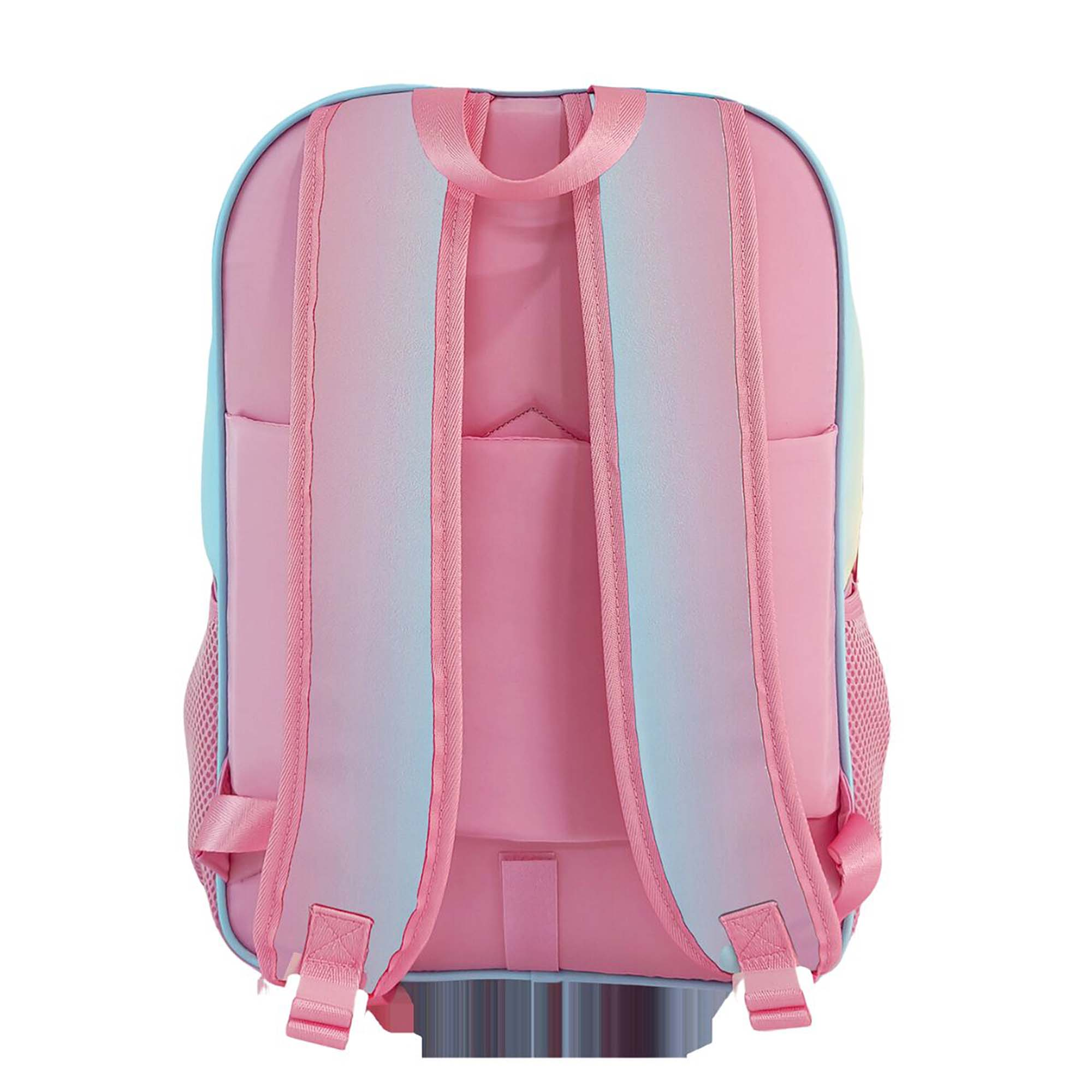 Schienale di uno zaino rosa con spallacci blu. Ha una tasca laterale in rete e una maniglia in alto.