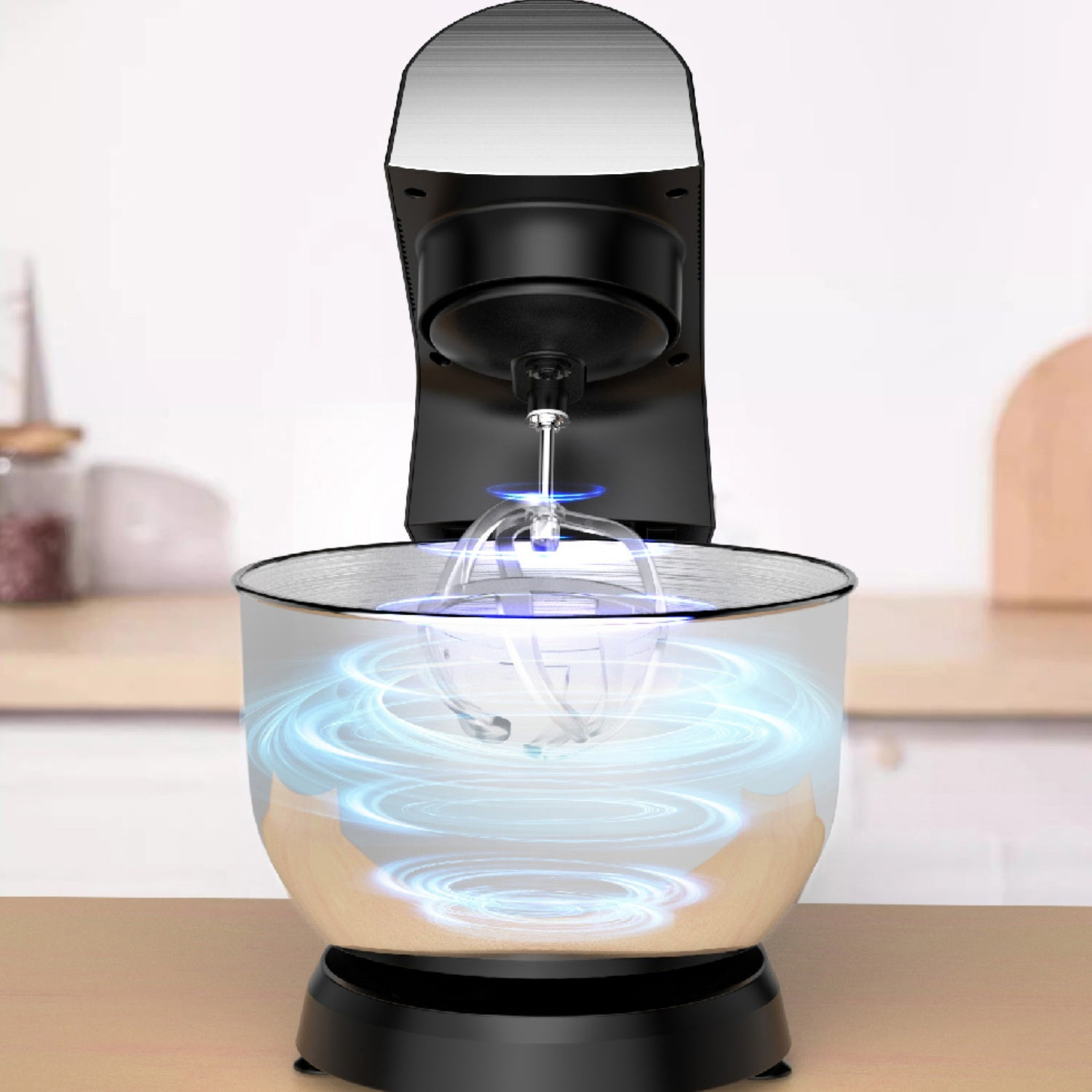 Ein schwarzer Küchenmixer mit einer Schüssel, mit blauen Wirbeln im Inneren.