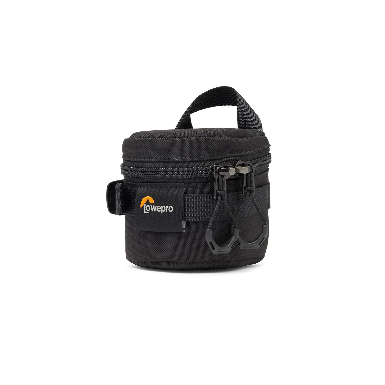 Una piccola custodia nera per obiettivo Lowepro con maniglia per il trasporto e passanti di fissaggio.