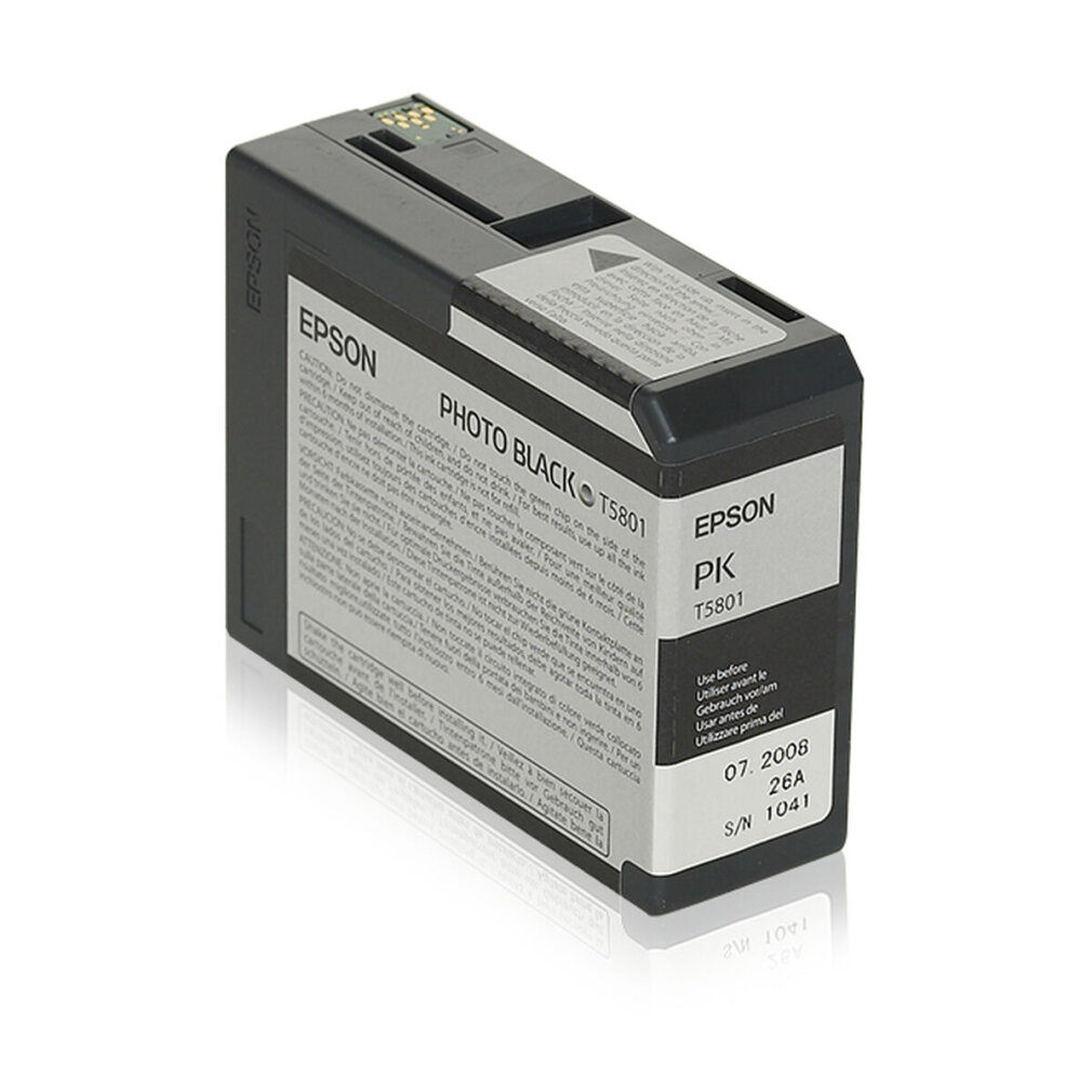 Zwarte Epson Photo Black inktcartridge. De cartridge is zwart en heeft witte labels met tekst.