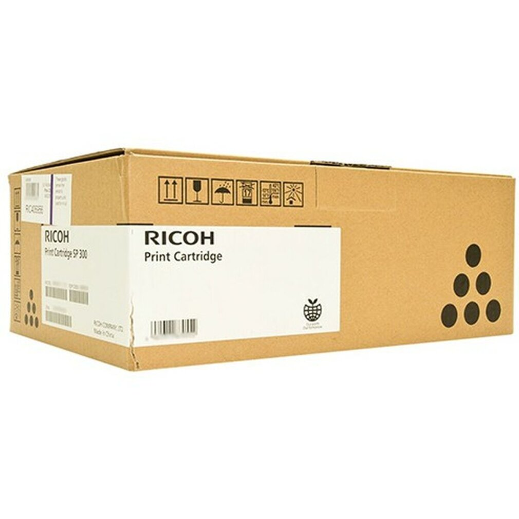 Kartonowe pudełko z etykietą "RICOH Print Cartridge SP 300", różnymi symbolami i logo. Pudełko jest jasnobrązowe.