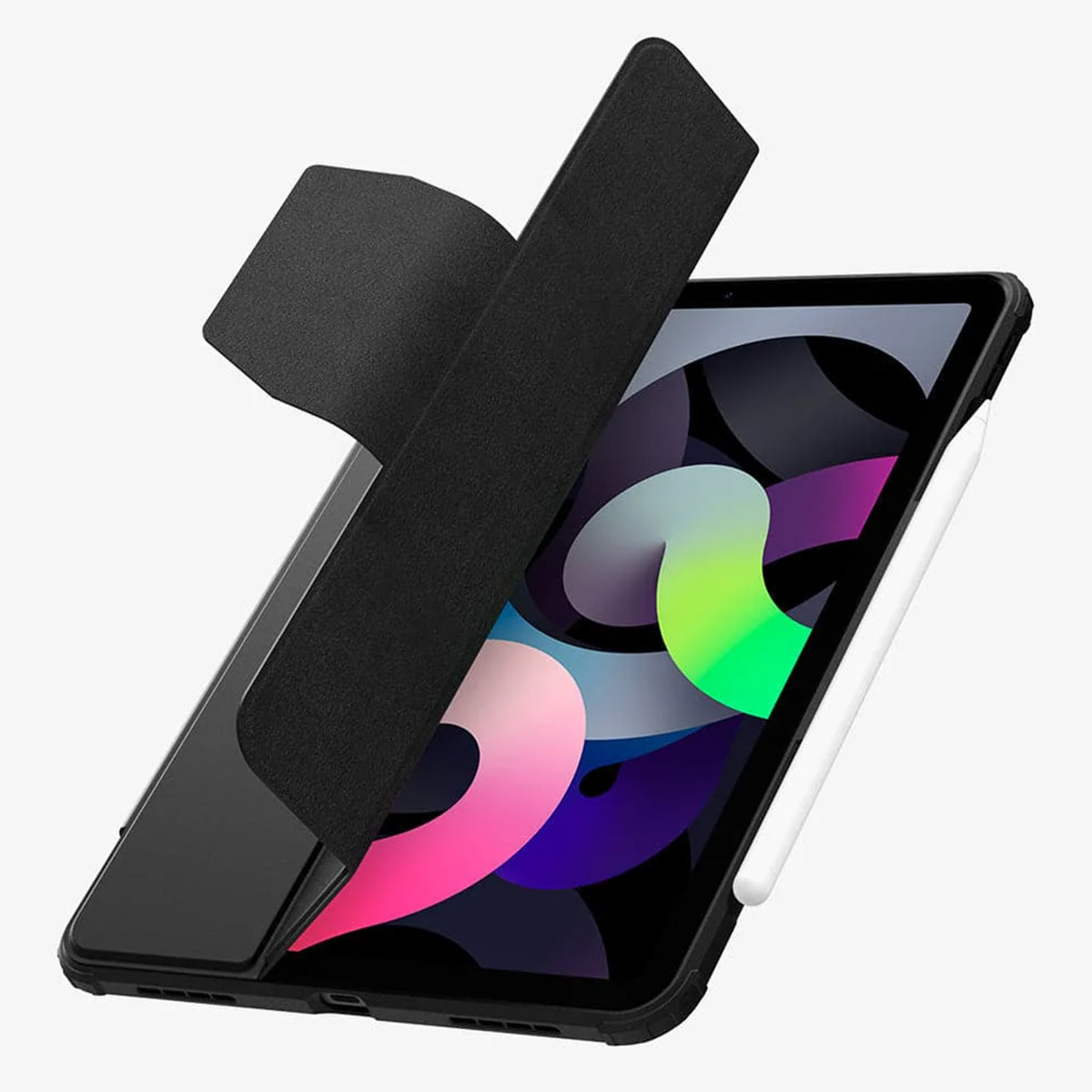 Tablette dans un étui noir, partiellement ouvert. Montre l'écran coloré et un stylet blanc. L'étui est noir.