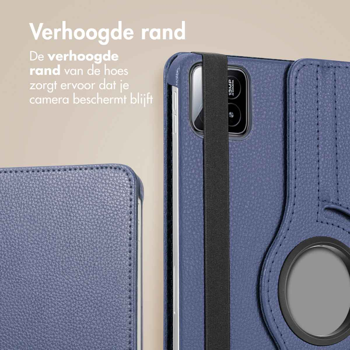 Close-up of a blue phone case. The text "Verhoogde rand" is visible, with the phone's camera.