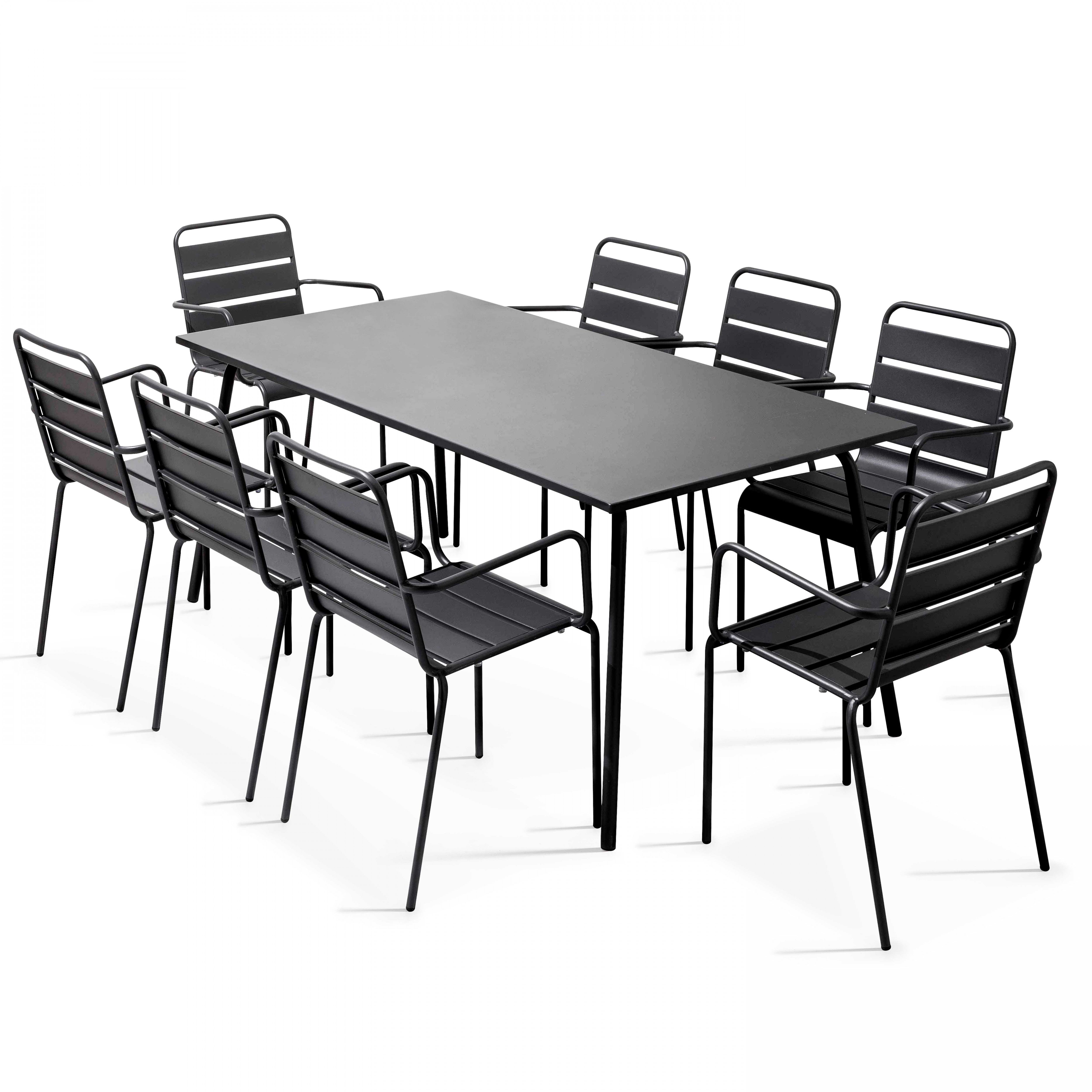 Ein schwarzes Tisch- und Stuhlset auf weißem Hintergrund.