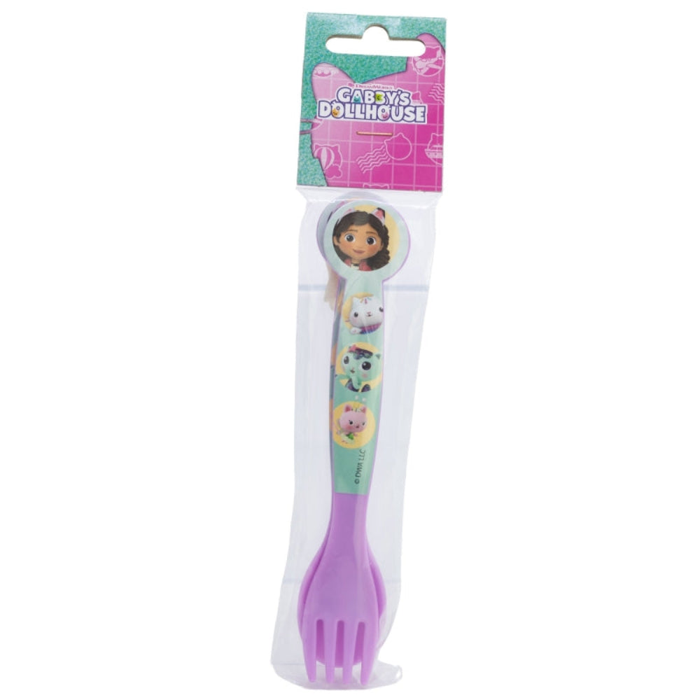 Eine Gabby's Dollhouse Gabel in einer Plastikverpackung. Bunte Charaktere zieren die Gabel.