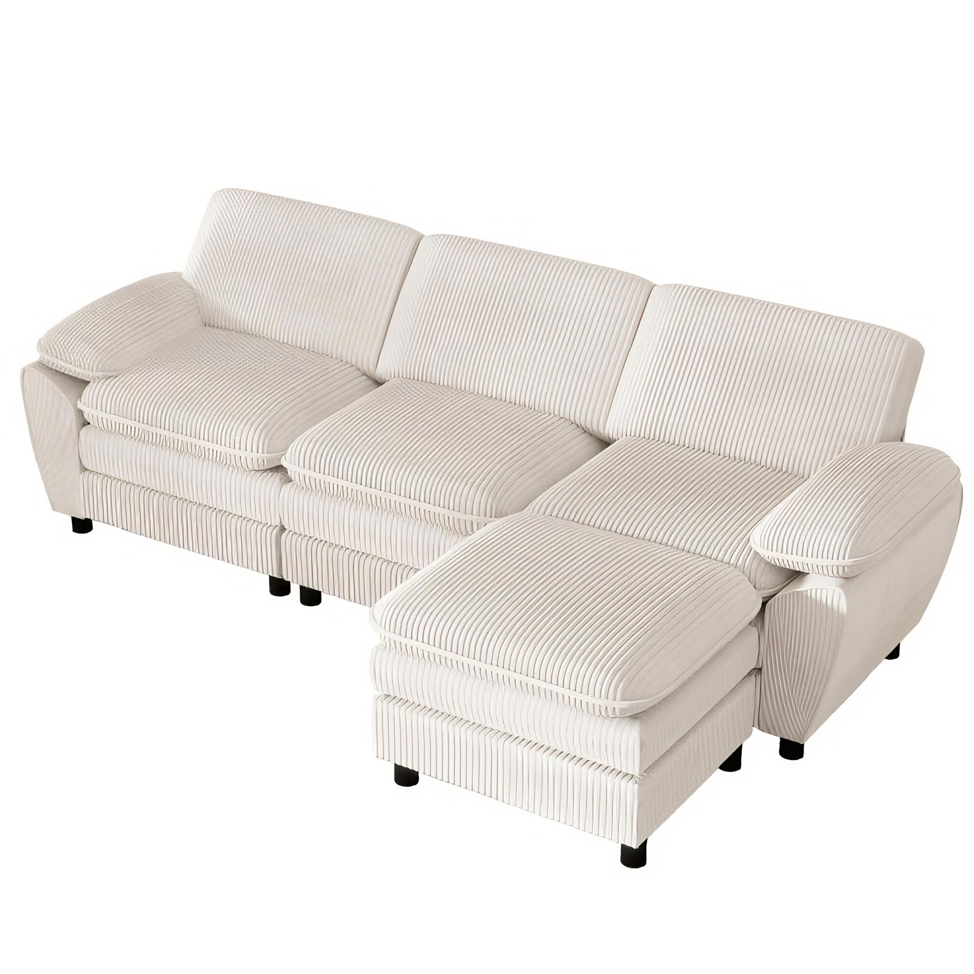 Weißes Ecksofa mit modernem Design. Das Sofa steht vor einem weißen Hintergrund.