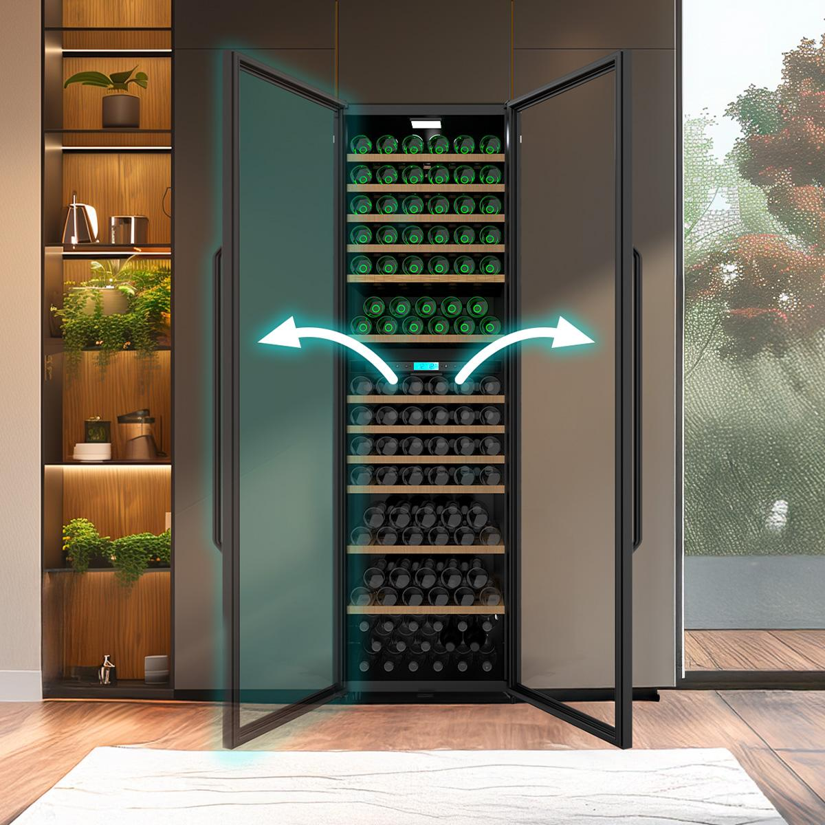 Una vinoteca moderna con puertas abiertas, llena de botellas.