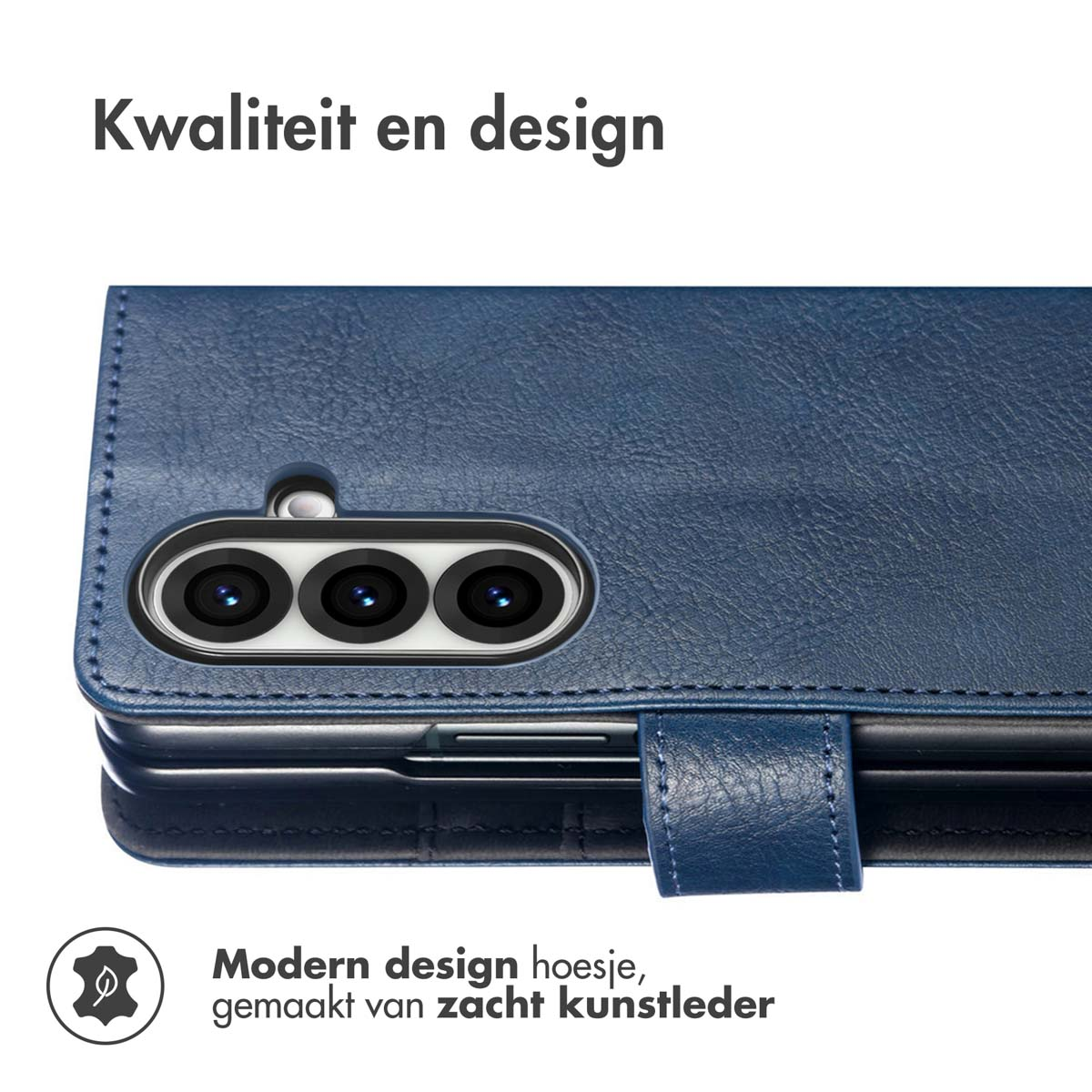 Een blauwe telefoonhoes met een telefoon erin, met een camera-opstelling.