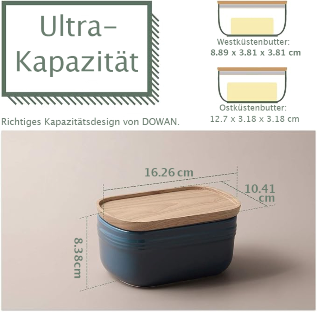 Una burriera blu con dimensioni. Un coperchio in legno è in cima. Il testo descrive la capacità.