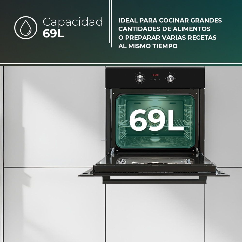 Puerta del horno negro abierta, revelando el interior. Texto: Ideal para cocinar grandes cantidades de alimentos o preparar varias recetas a la vez.