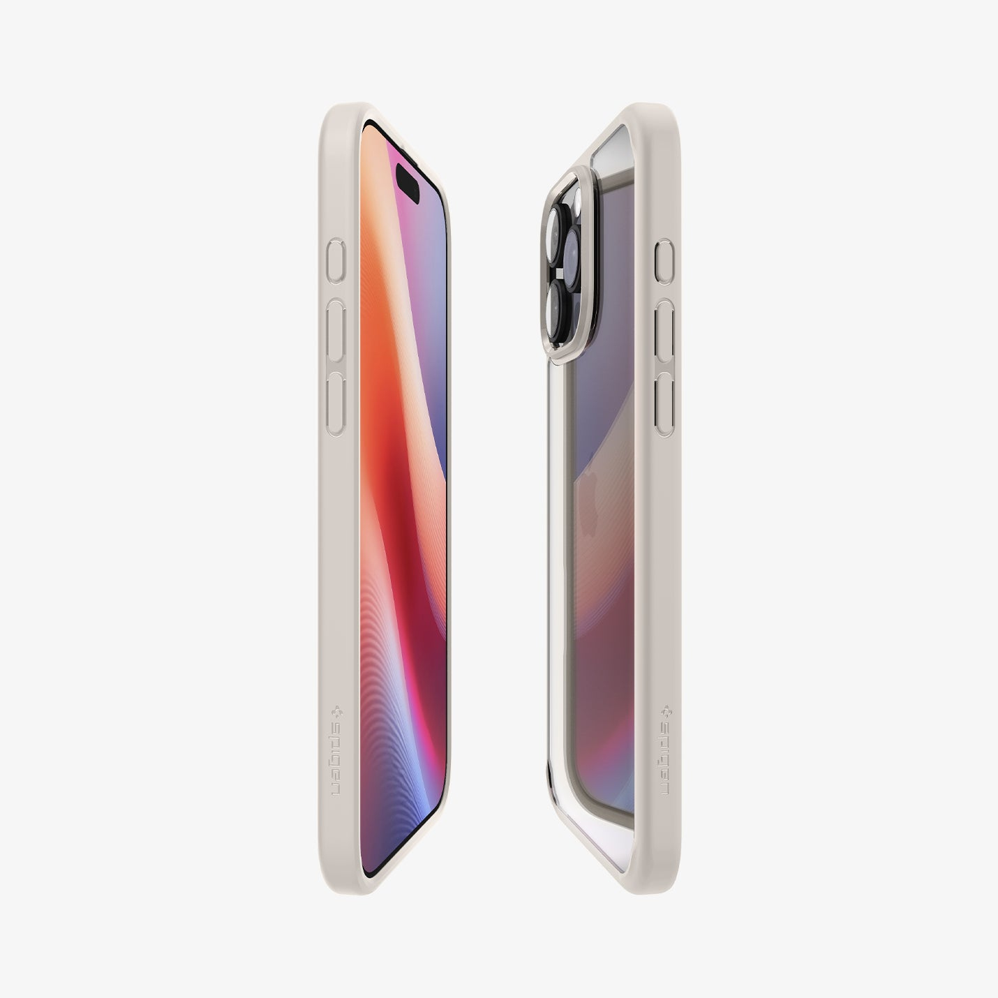 Due iPhone con custodie beige, affiancati, angolati su uno sfondo bianco.