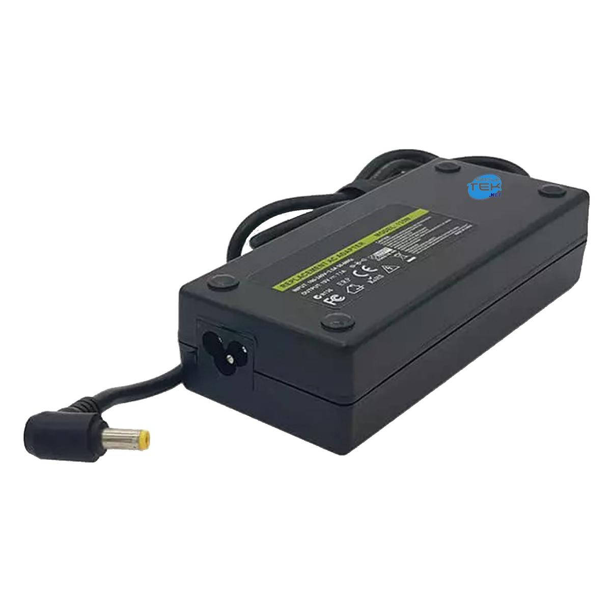 Czarny zasilacz z wtyczką i tekstem 'REPLACEMENT ADAPTER'.