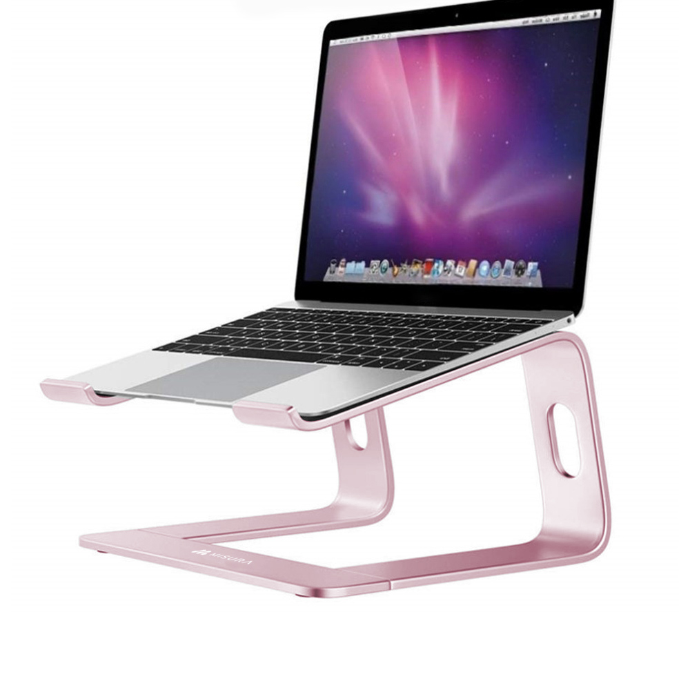 Supporto per laptop color oro rosa con un laptop sopra. Il laptop è aperto e lo schermo è visibile.