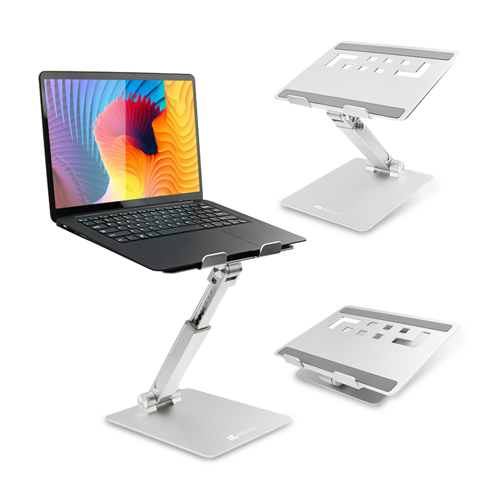 Più supporti per laptop argentati, con un laptop su uno. Sfondo bianco.