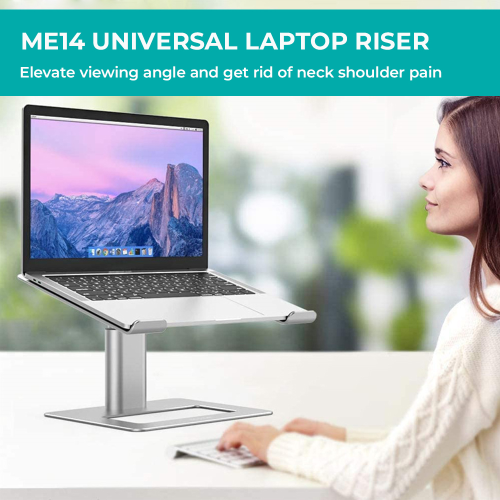 Kobieta używa laptopa na stojaku. Stojak podnosi ekran.