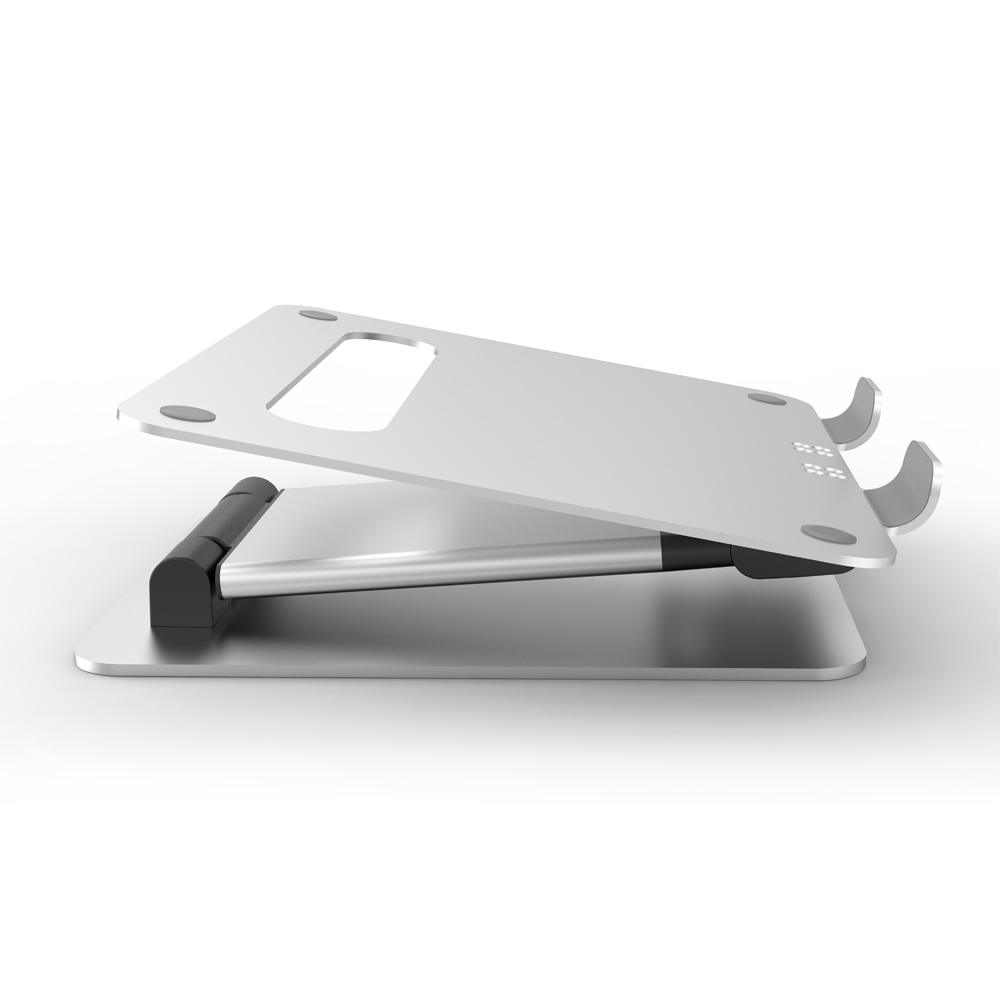 Supporto per laptop, colore argento, ripiegato. È su sfondo bianco. Il supporto è orizzontale e piatto.