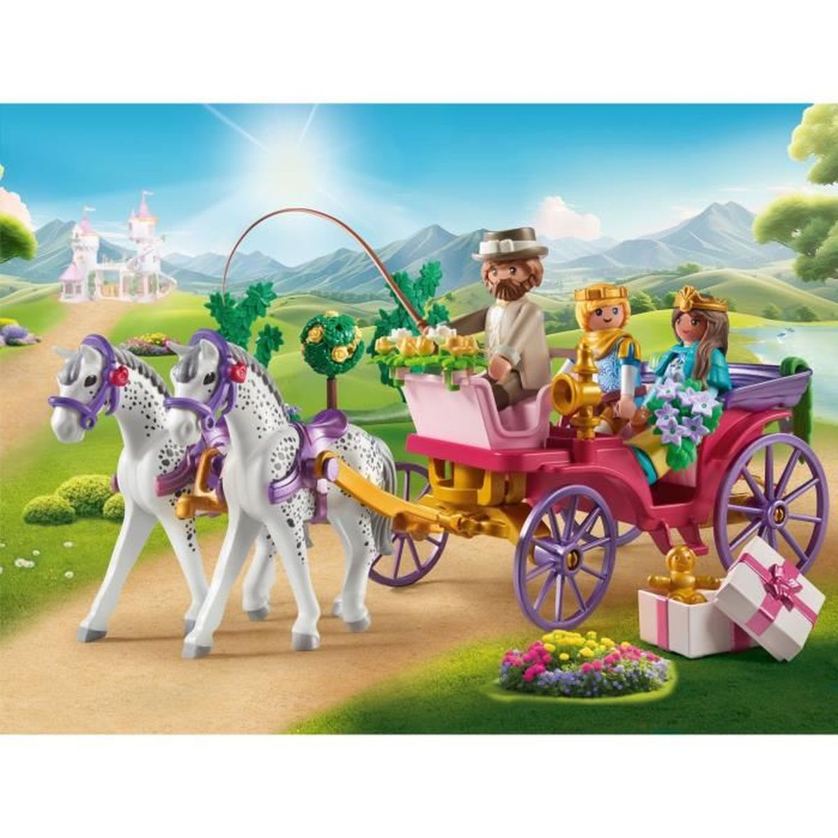 Playmobil-Szene: eine Prinzessinnenkutsche mit Figuren, Pferden, Geschenken und einer rosa Kutsche, vor einem Hintergrund.