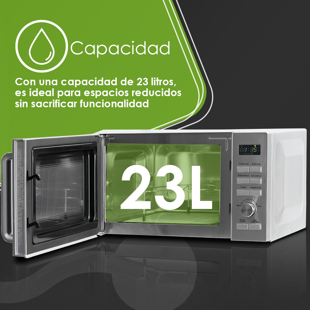 Microondas con puerta abierta, capacidad 23L. Cuerpo blanco, mango y panel de control plateados. Pantalla verde y superposición de texto.