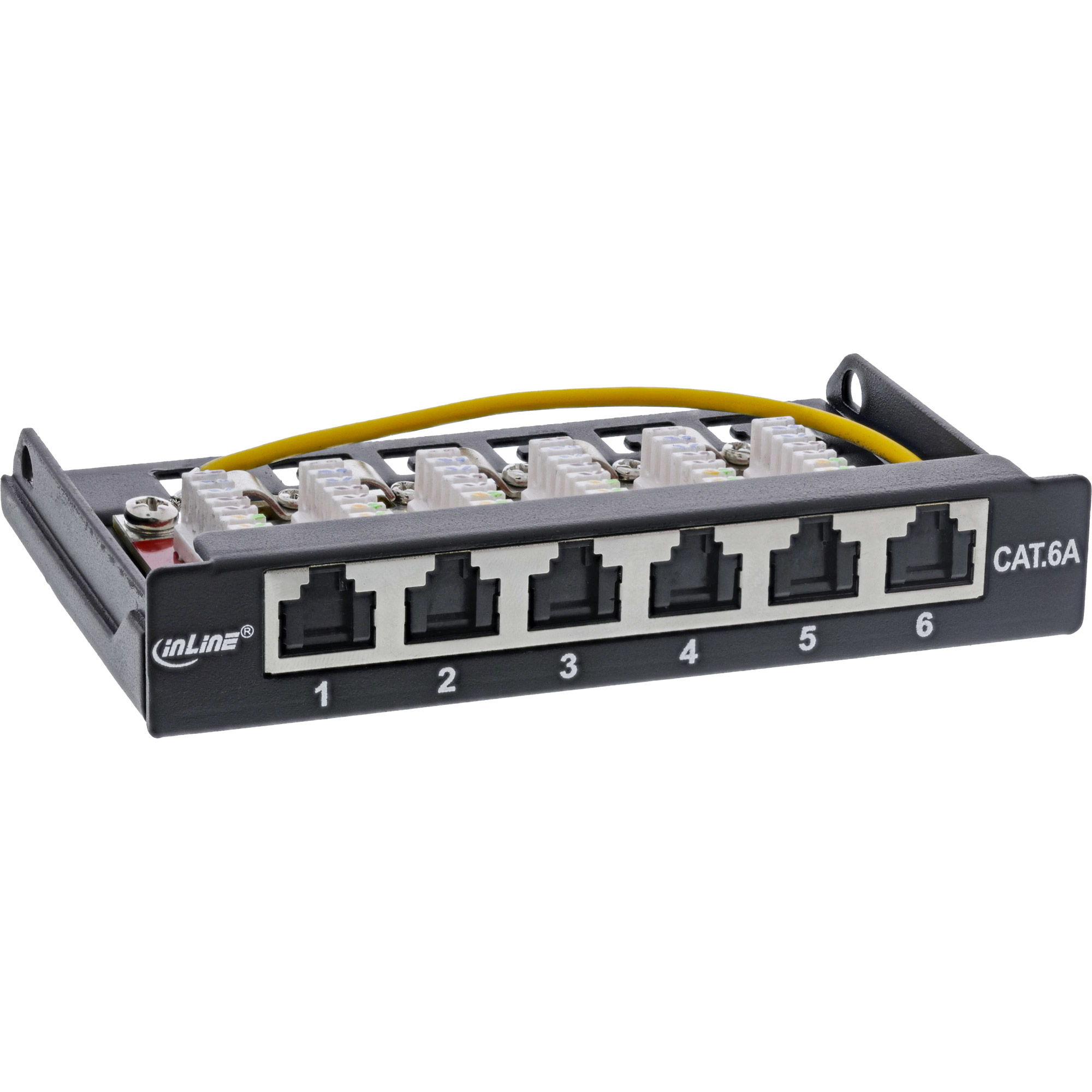 Czarny metalowy panel z sześcioma złączami RJ45. Wpięty żółty kabel. Oznaczenie CAT.6A.
