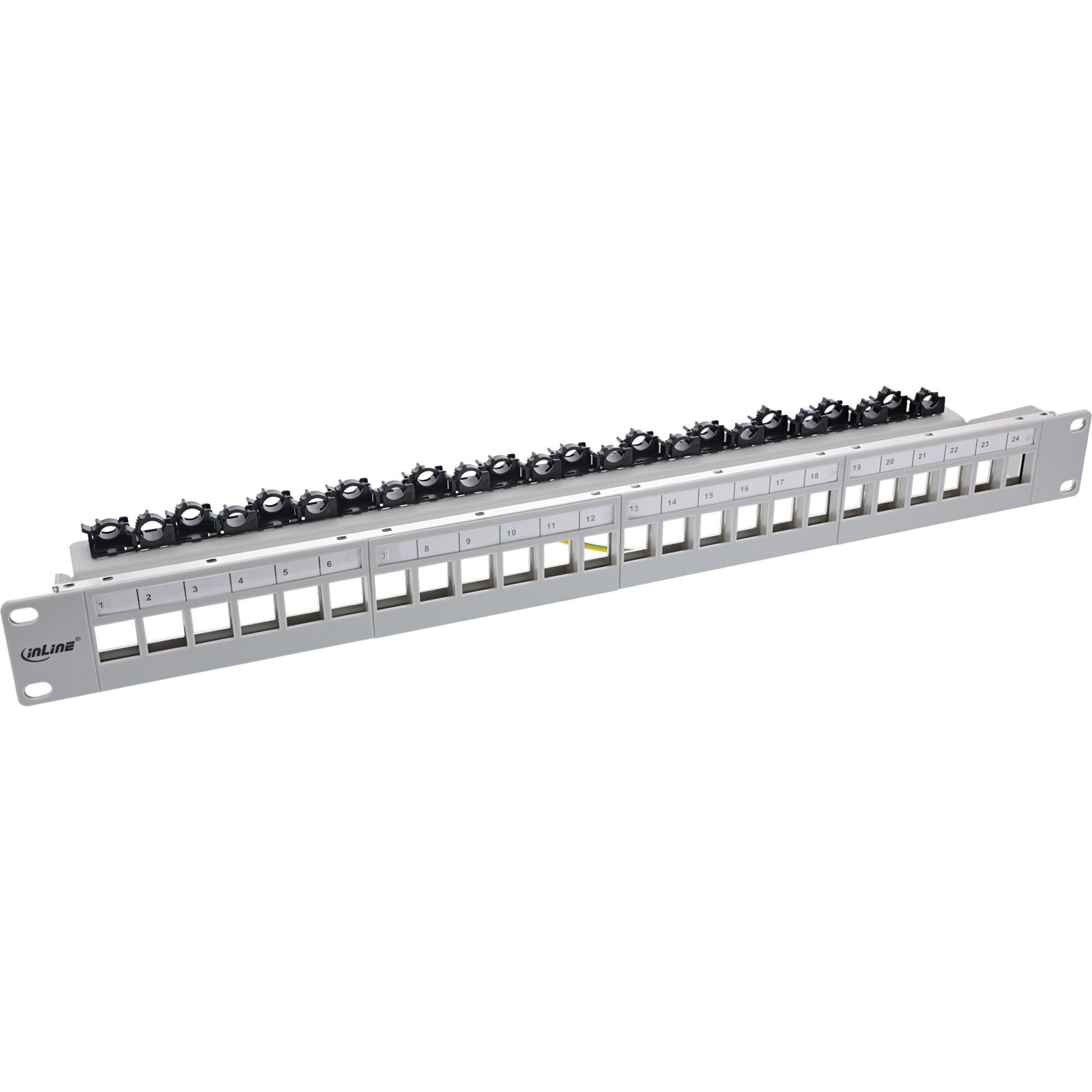 Un lungo pannello di permutazione di rete grigio con 24 porte e connettori neri.