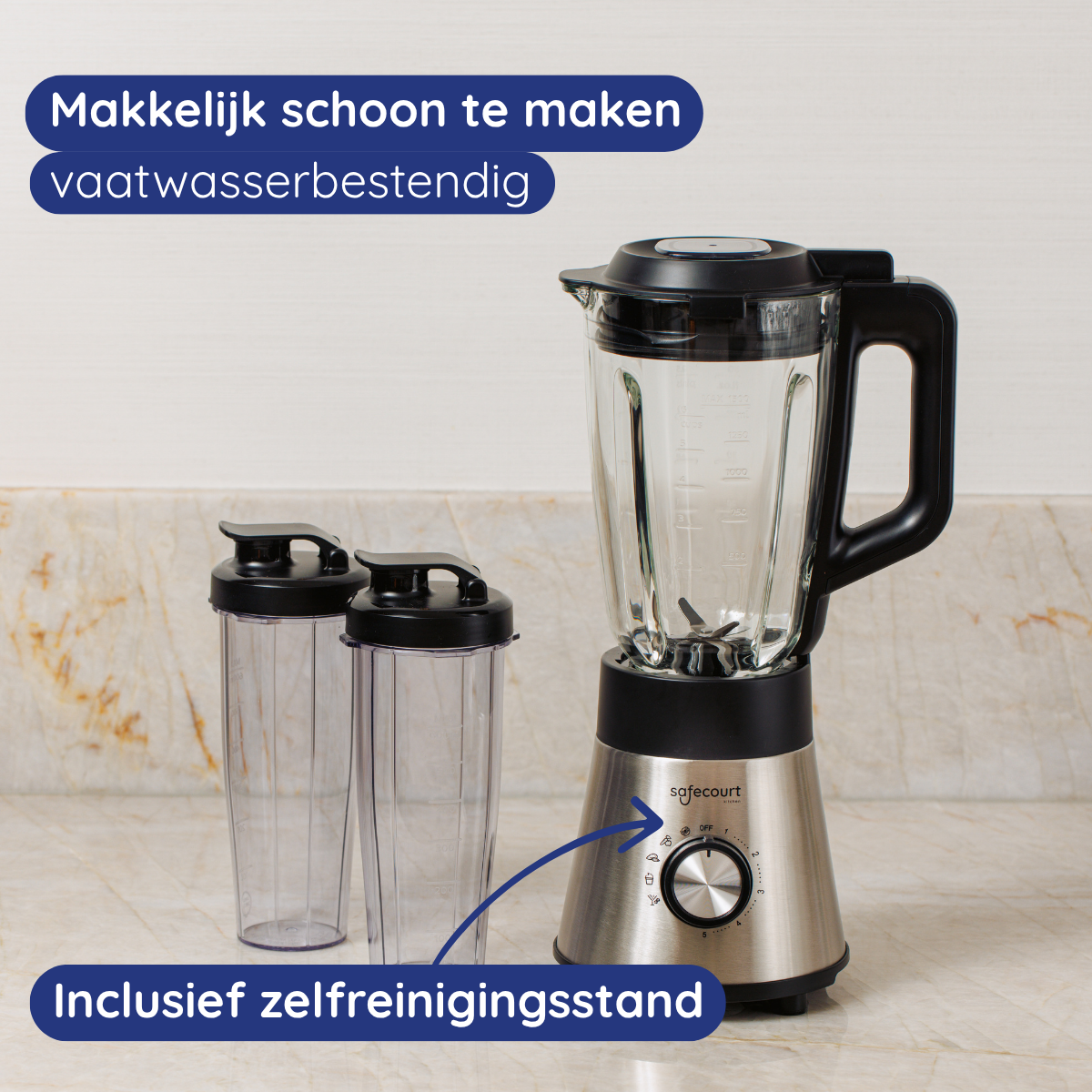 Een blender met twee flessen. De blender is gemakkelijk schoon te maken, vaatwasmachinebestendig en heeft een zelfreinigende standaard.