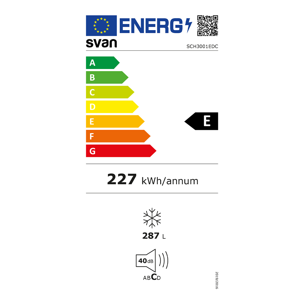 Etiqueta energética que muestra la clasificación E, 227 kWh/año y otras especificaciones del refrigerador.