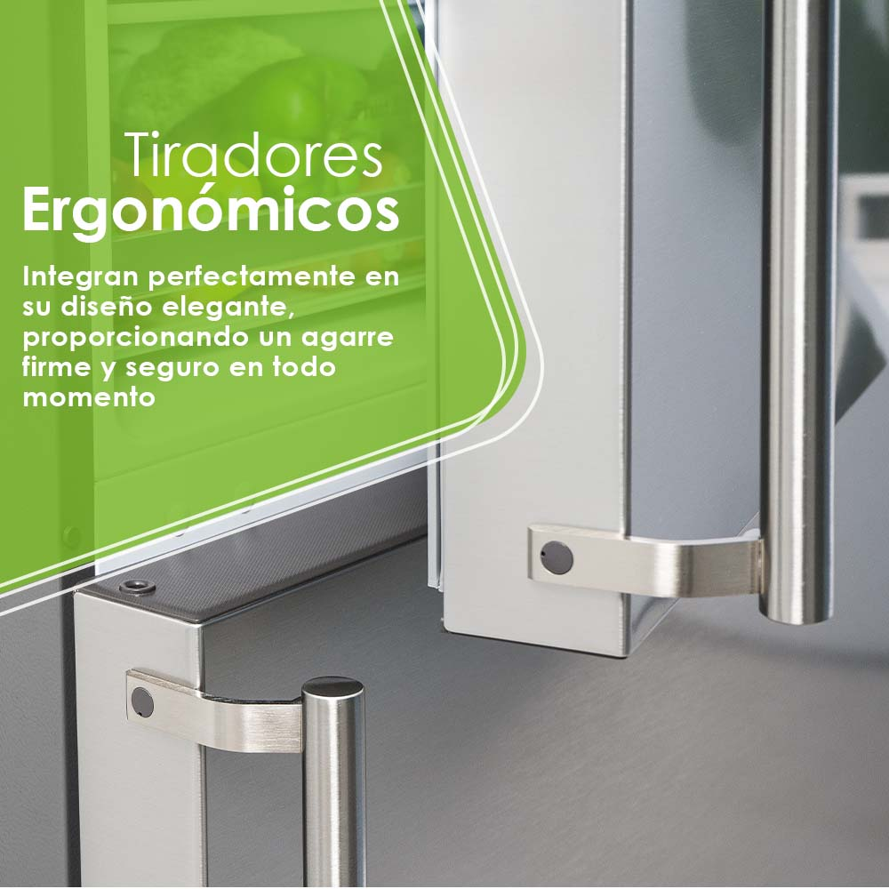 Un primer plano de las manijas ergonómicas del refrigerador, que enfatiza su diseño para un agarre firme y seguro.